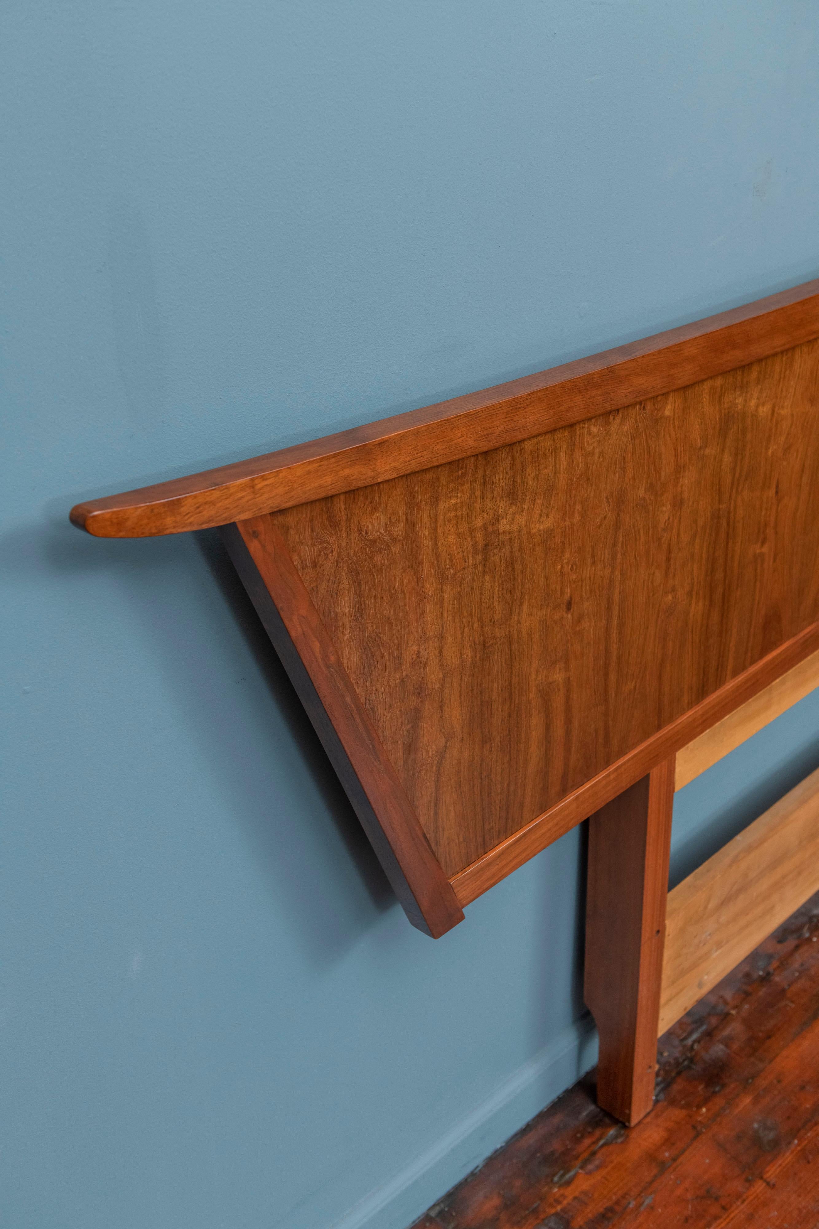 George Nakashima Origins Headboard by Widdicomb In Good Condition For Sale In San Francisco, CA
