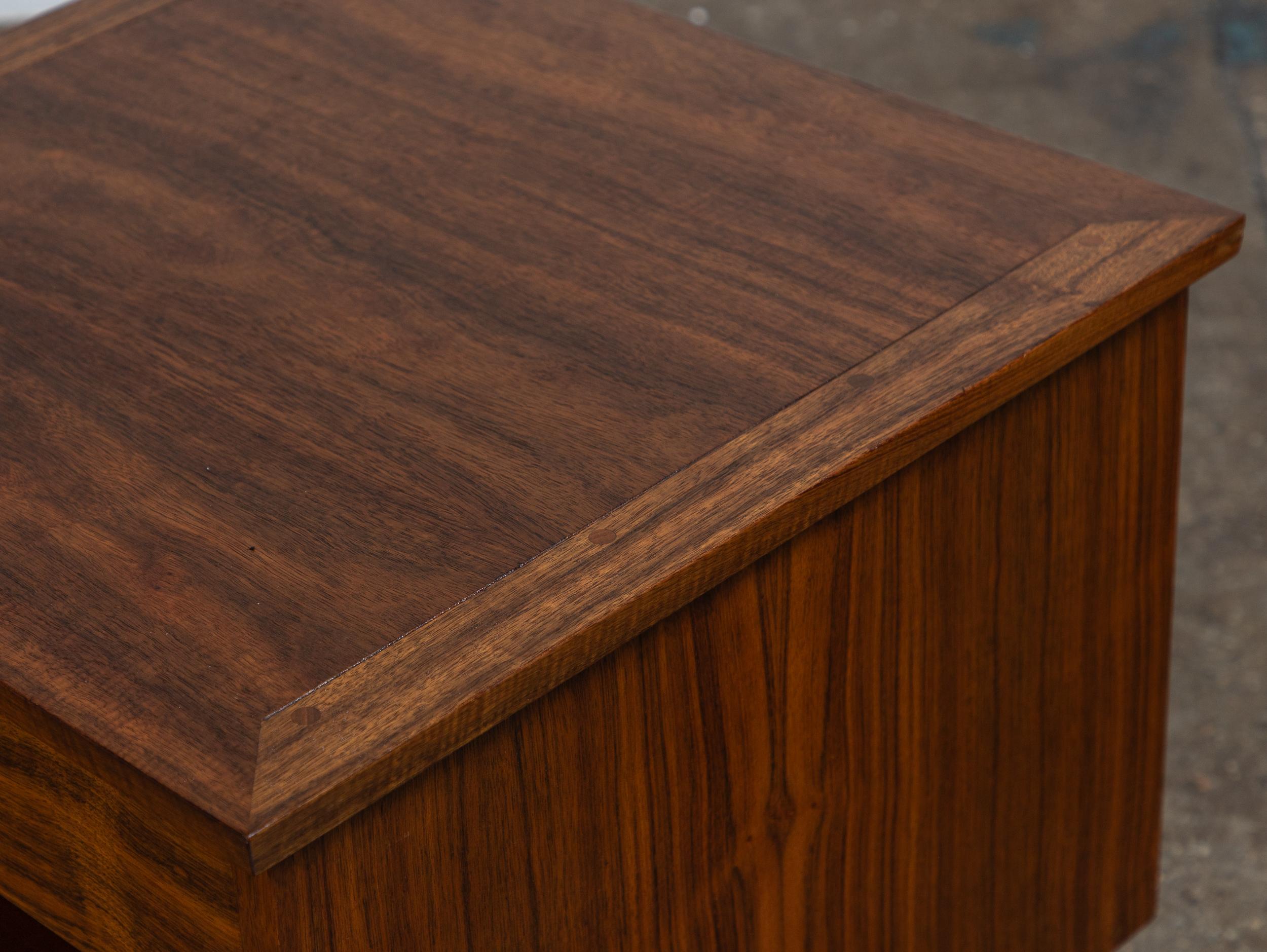 George Nakashima Origins Nightstands for Widdicomb, Walnut - Pair 5