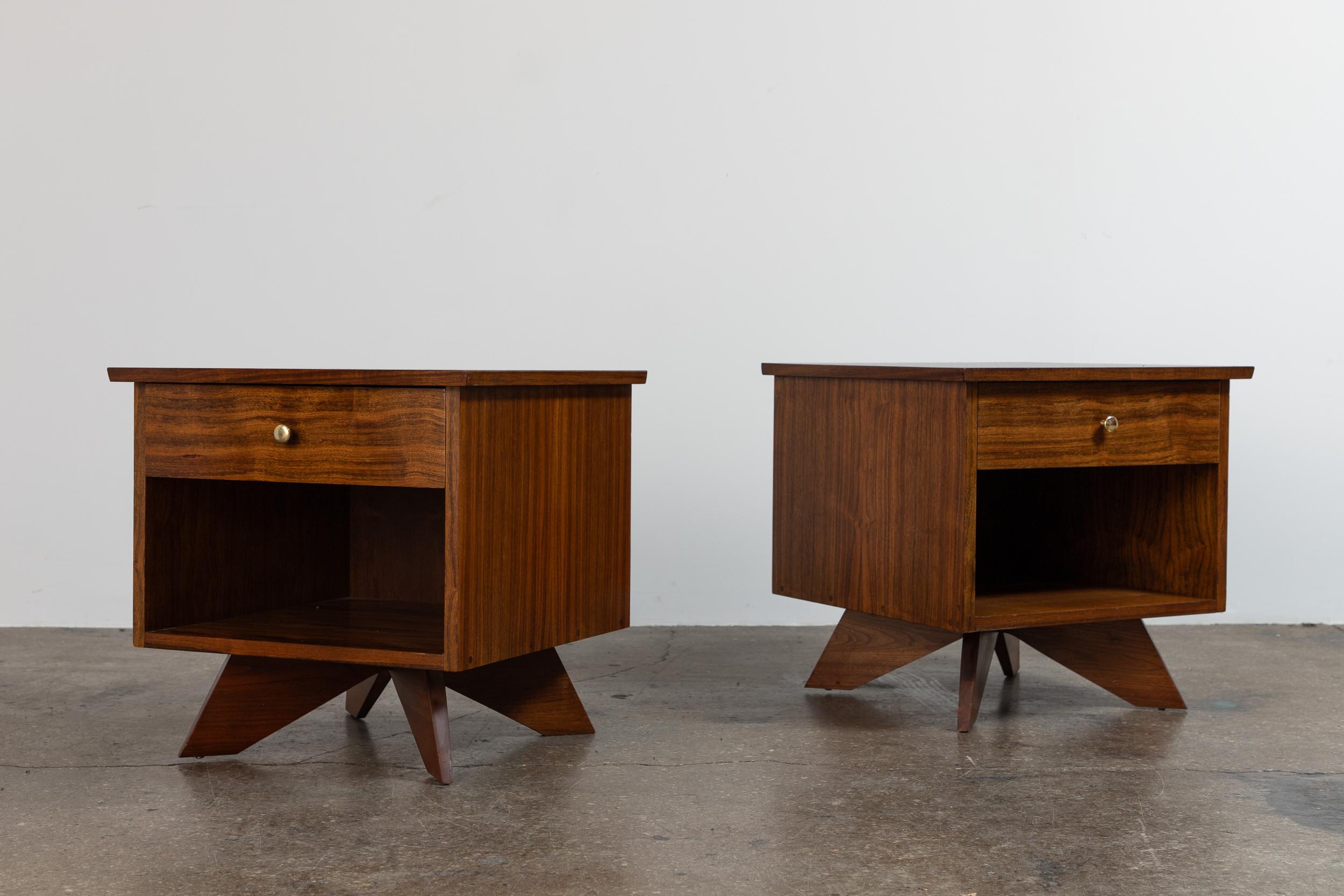 Mid-Century Modern George Nakashima Origins Nightstands for Widdicomb, Walnut - Pair