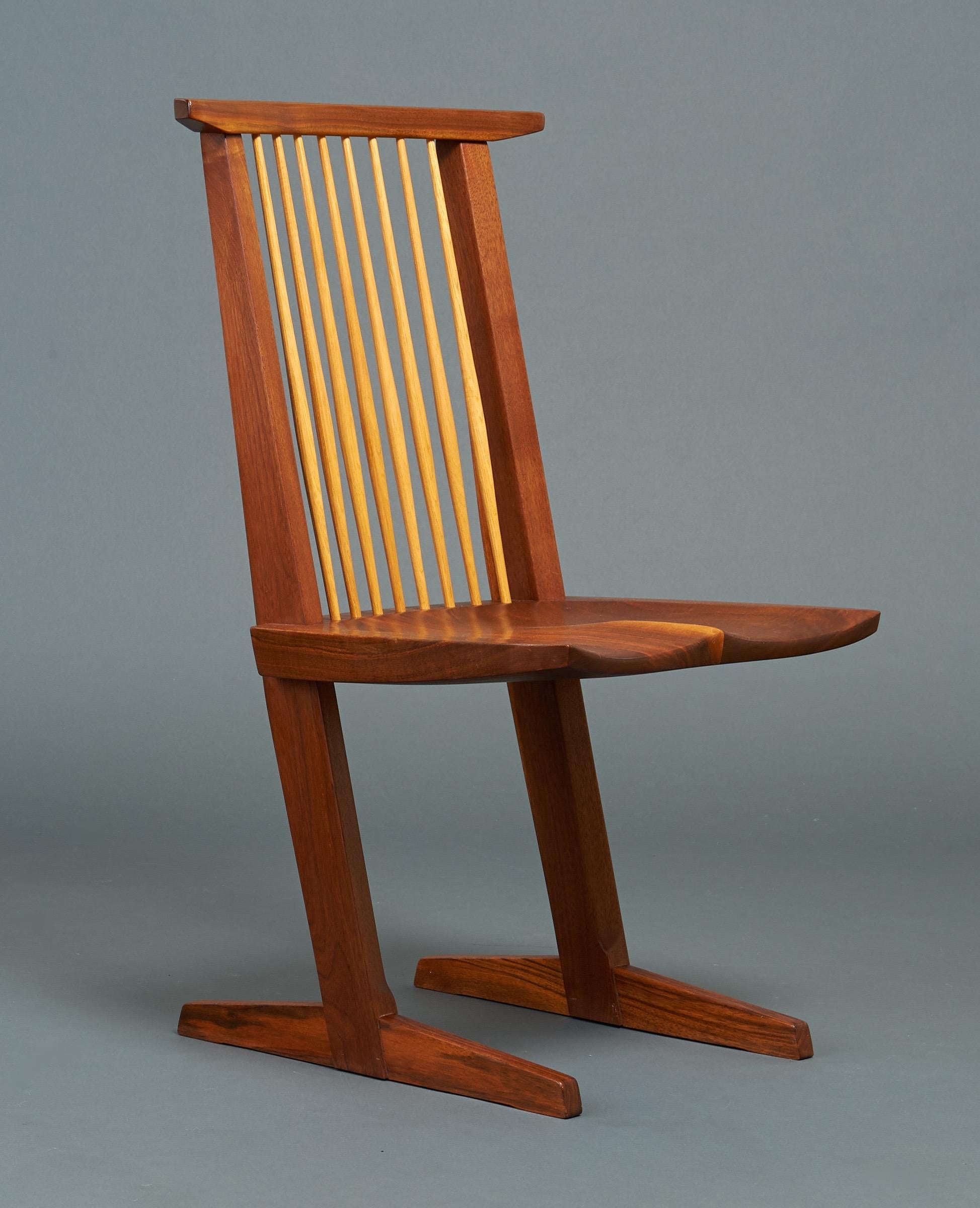 Hickory George Nakashima, Rare Sculptural Pair of Conoid Chairs in Walnut, Signed, 1989 For Sale