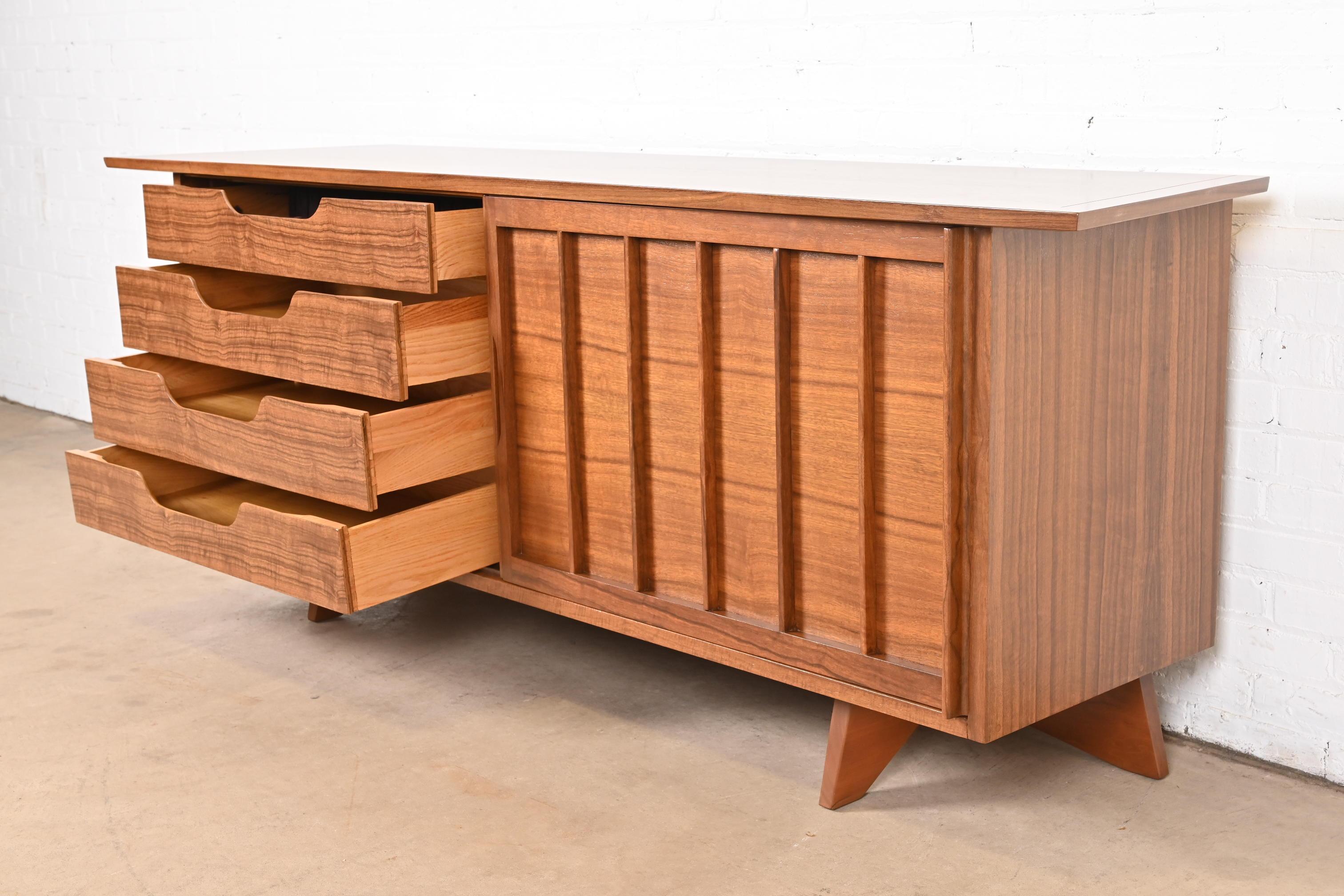 George Nakashima Sculpted East Indian Laurel Wood Sliding Door Credenza 5