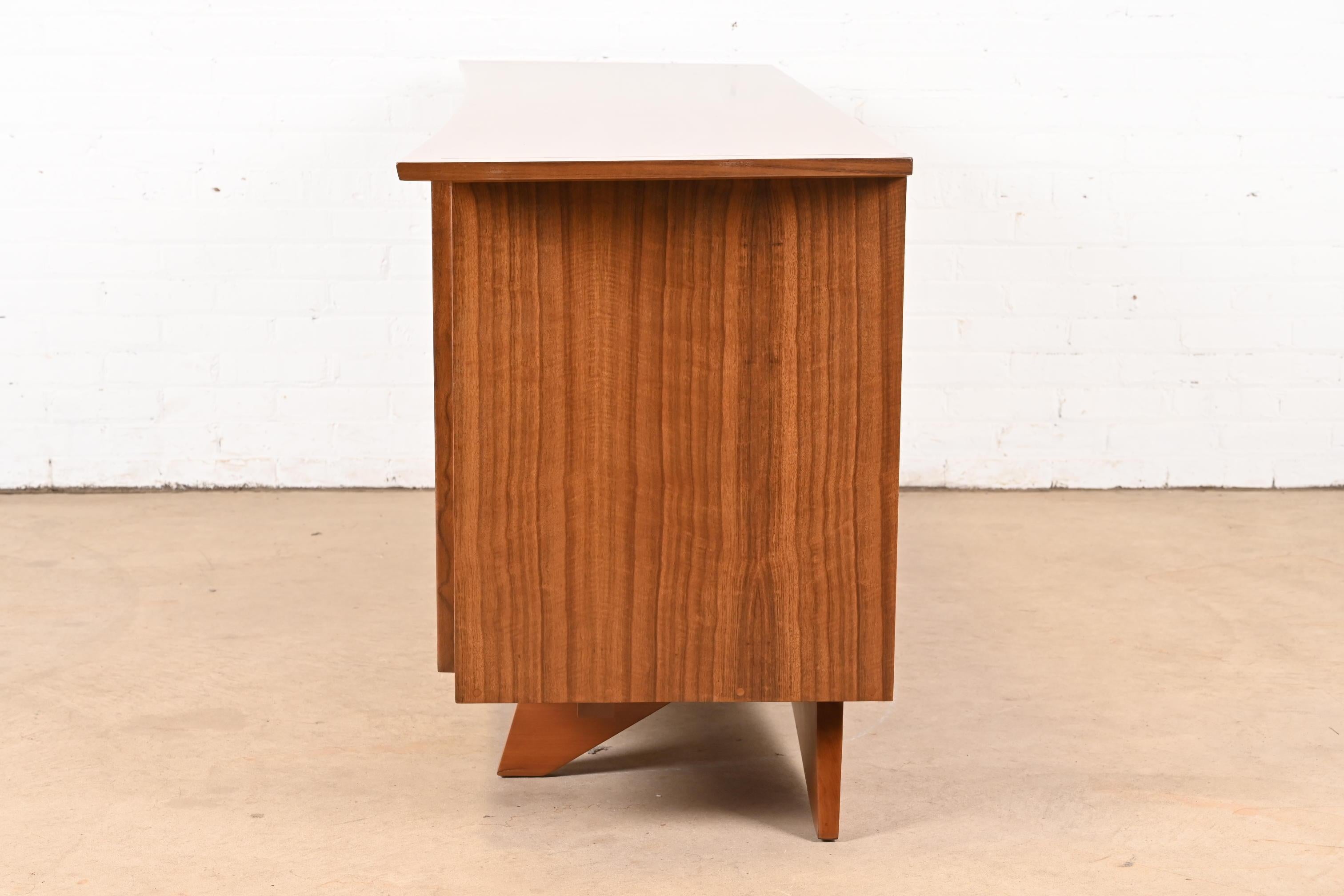 George Nakashima Sculpted East Indian Laurel Wood Sliding Door Credenza 9