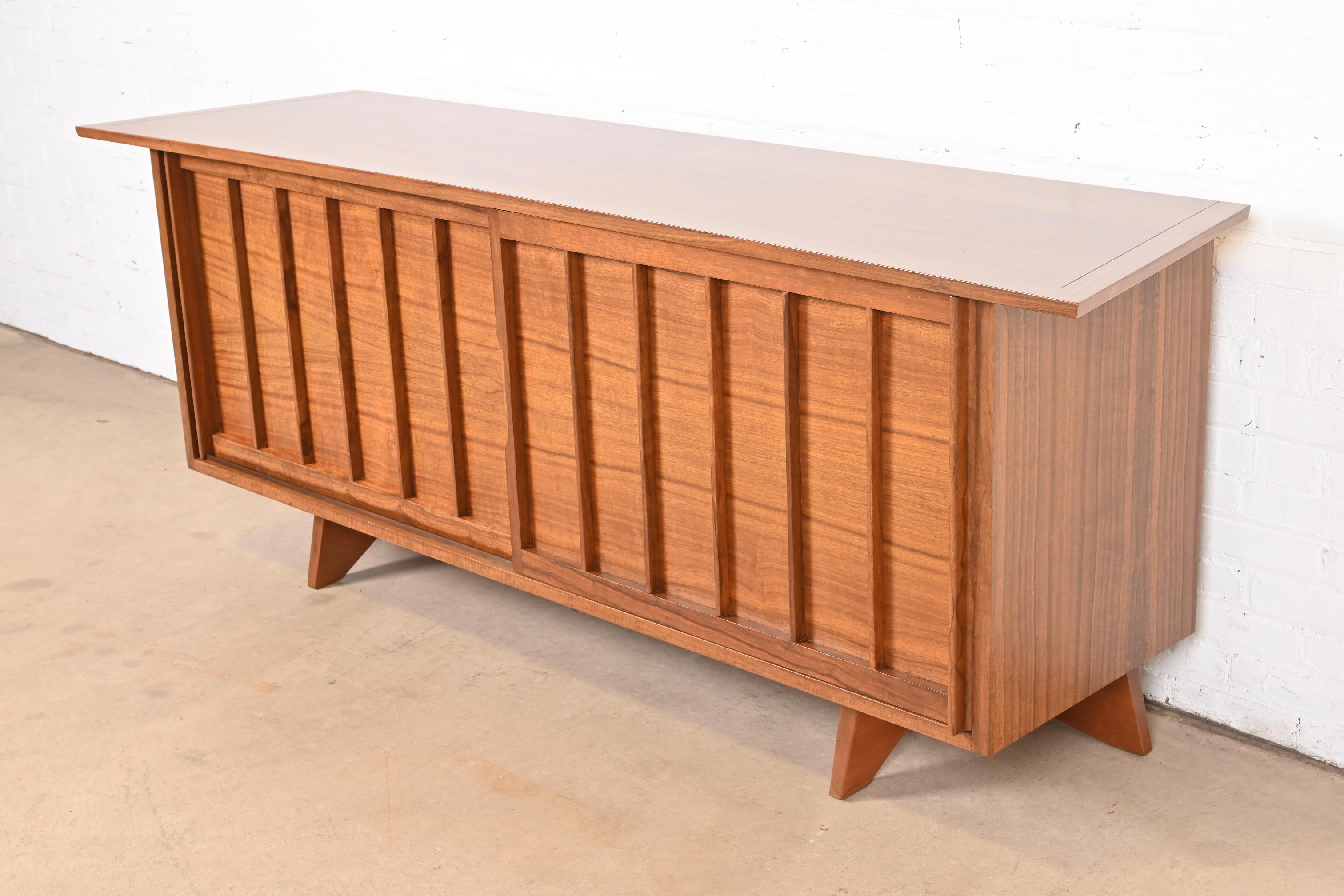 American George Nakashima Sculpted East Indian Laurel Wood Sliding Door Credenza