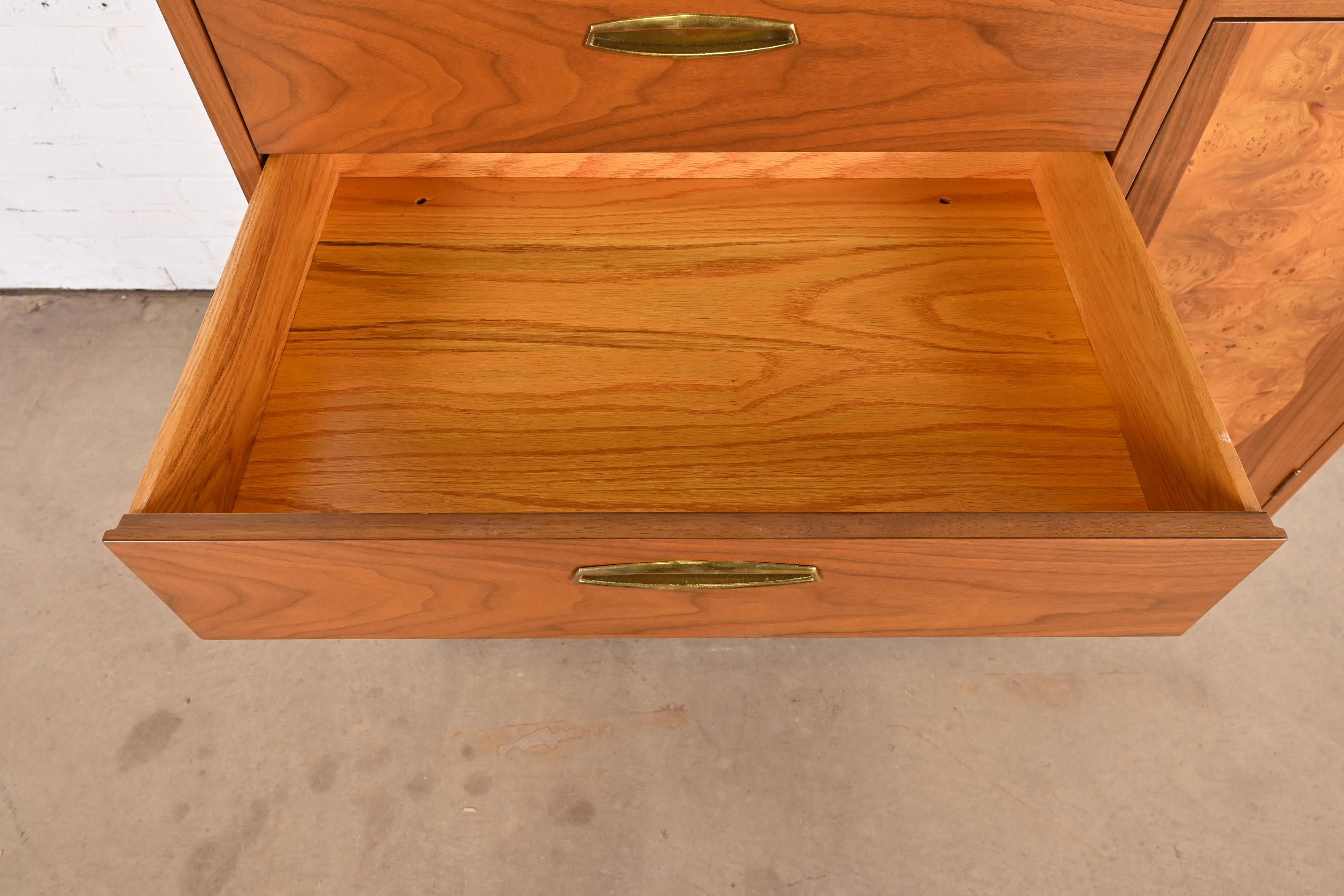 George Nakashima Sculpted Walnut Gentleman's Chest for Widdicomb, Circa 1960 For Sale 6