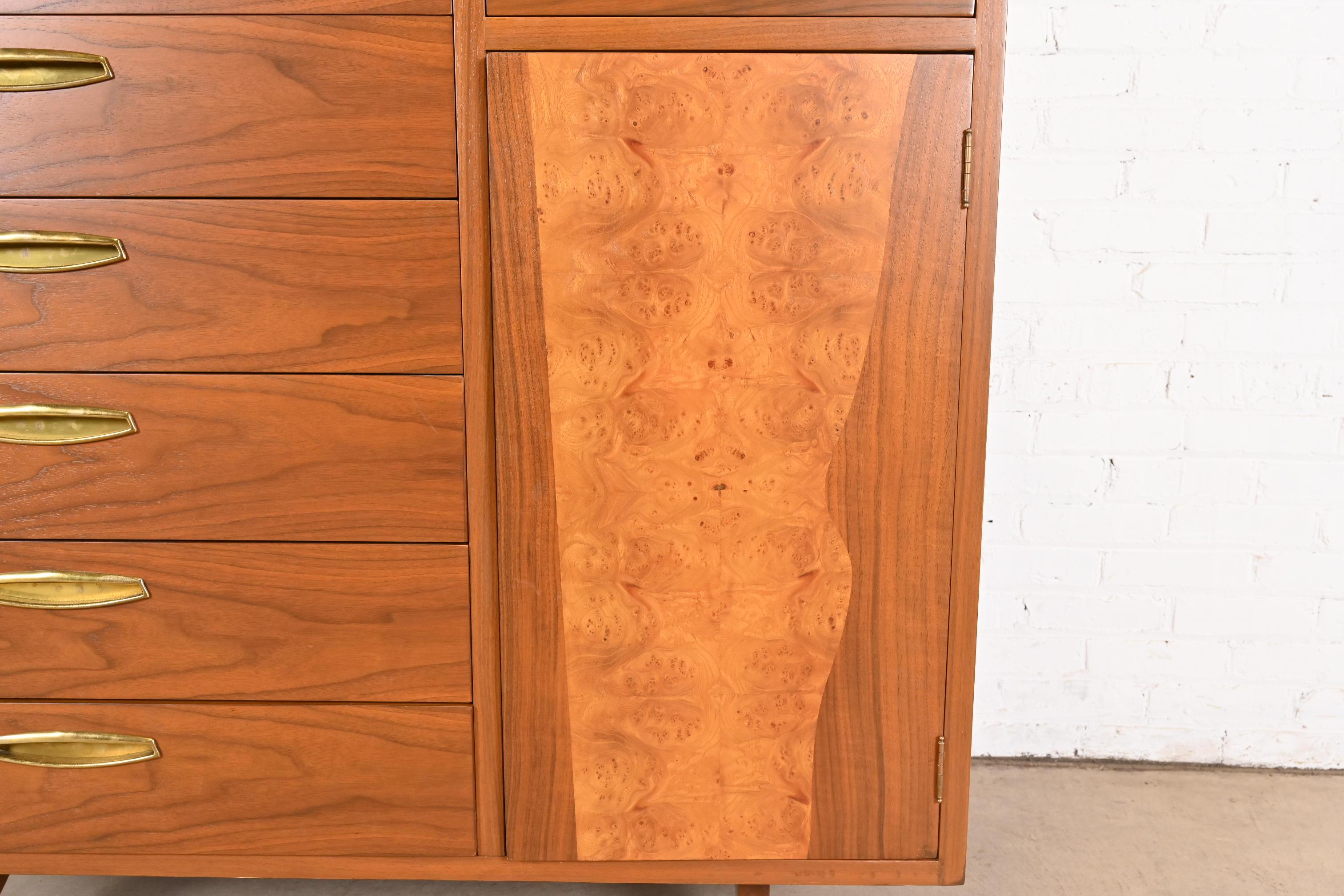 George Nakashima Sculpted Walnut Gentleman's Chest for Widdicomb, Circa 1960 9