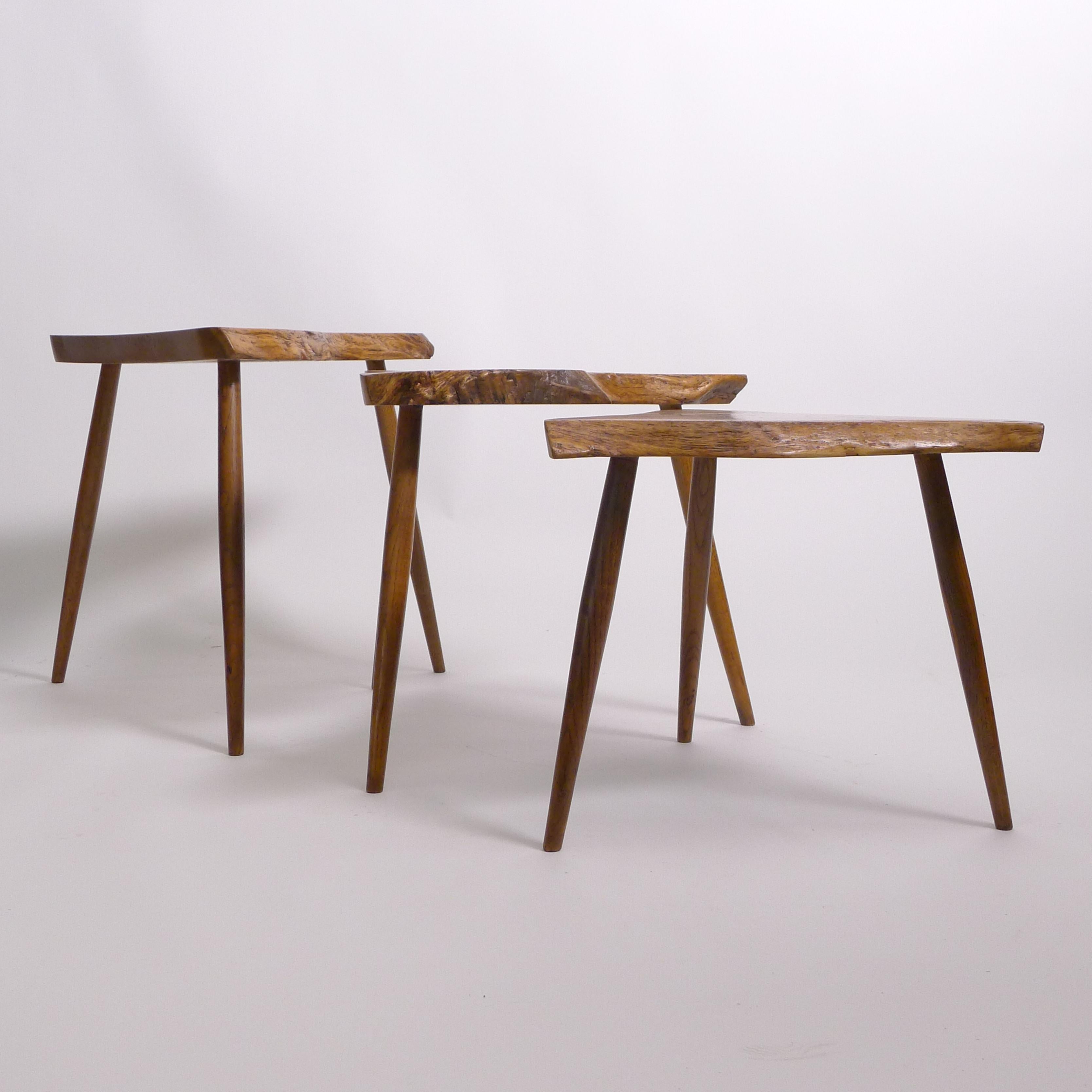George Nakashima, Set of 3 Oak and Burl Oak Nesting Tables, 1960 in vendita 5
