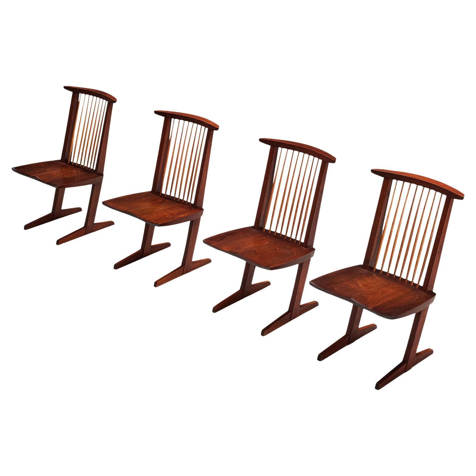 George Nakashima - Ensemble de quatre chaises de salle à manger "Conoïd" en noyer  en vente