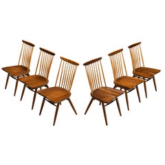 George Nakashima Satz von sechs 'New' Esszimmerstühlen aus Nussbaum und Hickoryholz