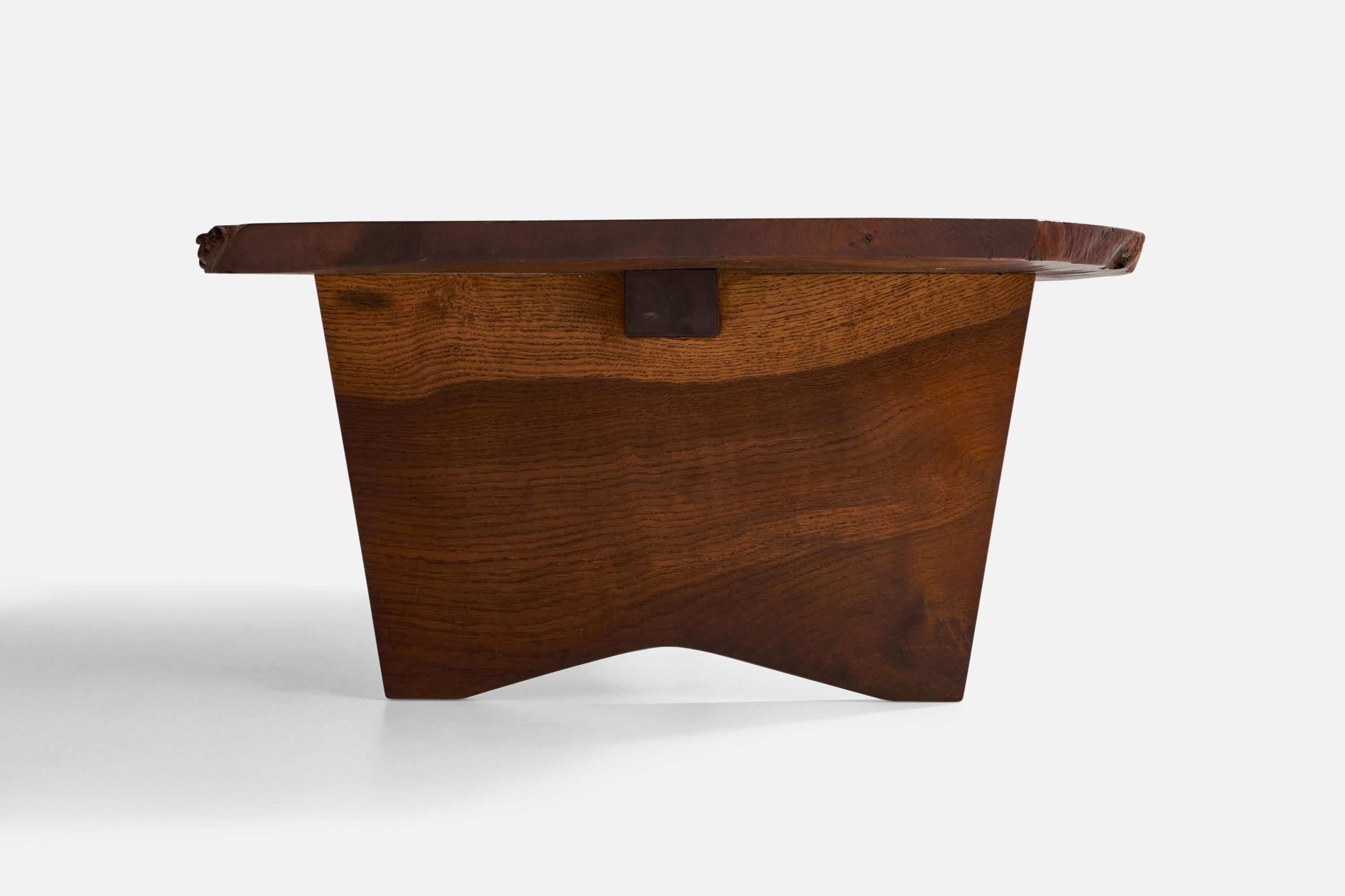 Milieu du XXe siècle Table basse dalle de George Nakashima, en ronce de chêne, New Hope, États-Unis, 1962 en vente