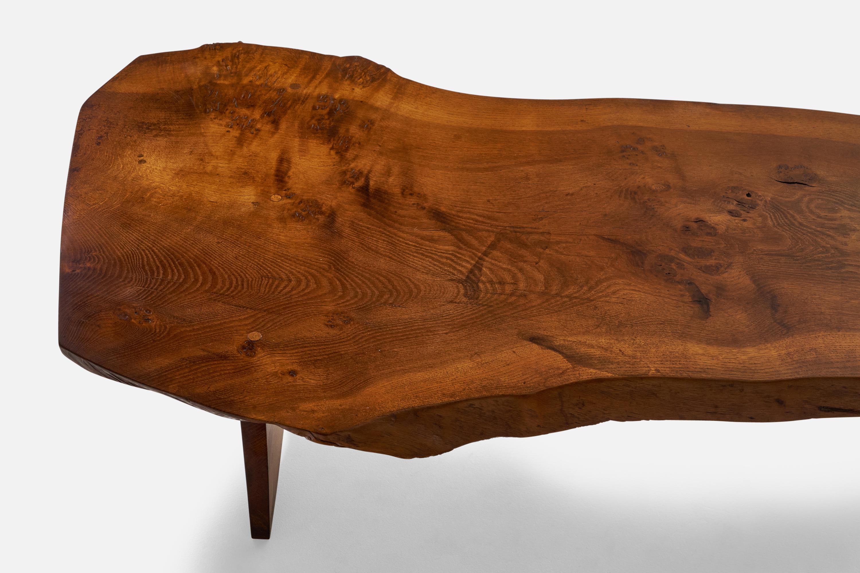 Table basse dalle de George Nakashima, en ronce de chêne, New Hope, États-Unis, 1962 en vente 1