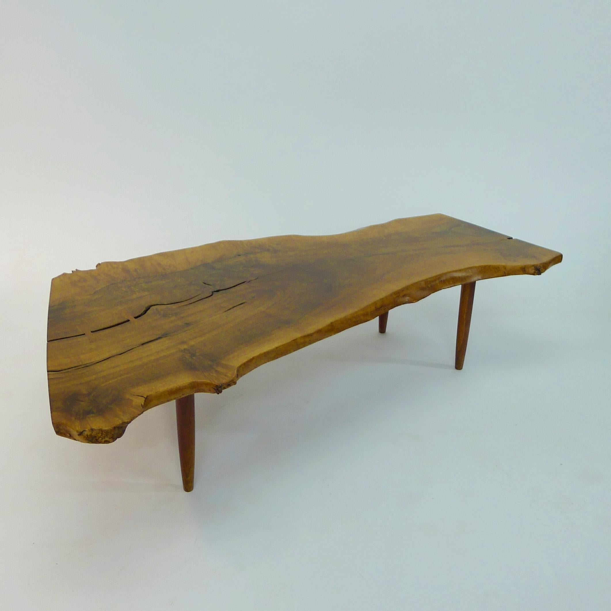 George Nakashima, table basse en dalles aux bords libres, 1958 en vente 11