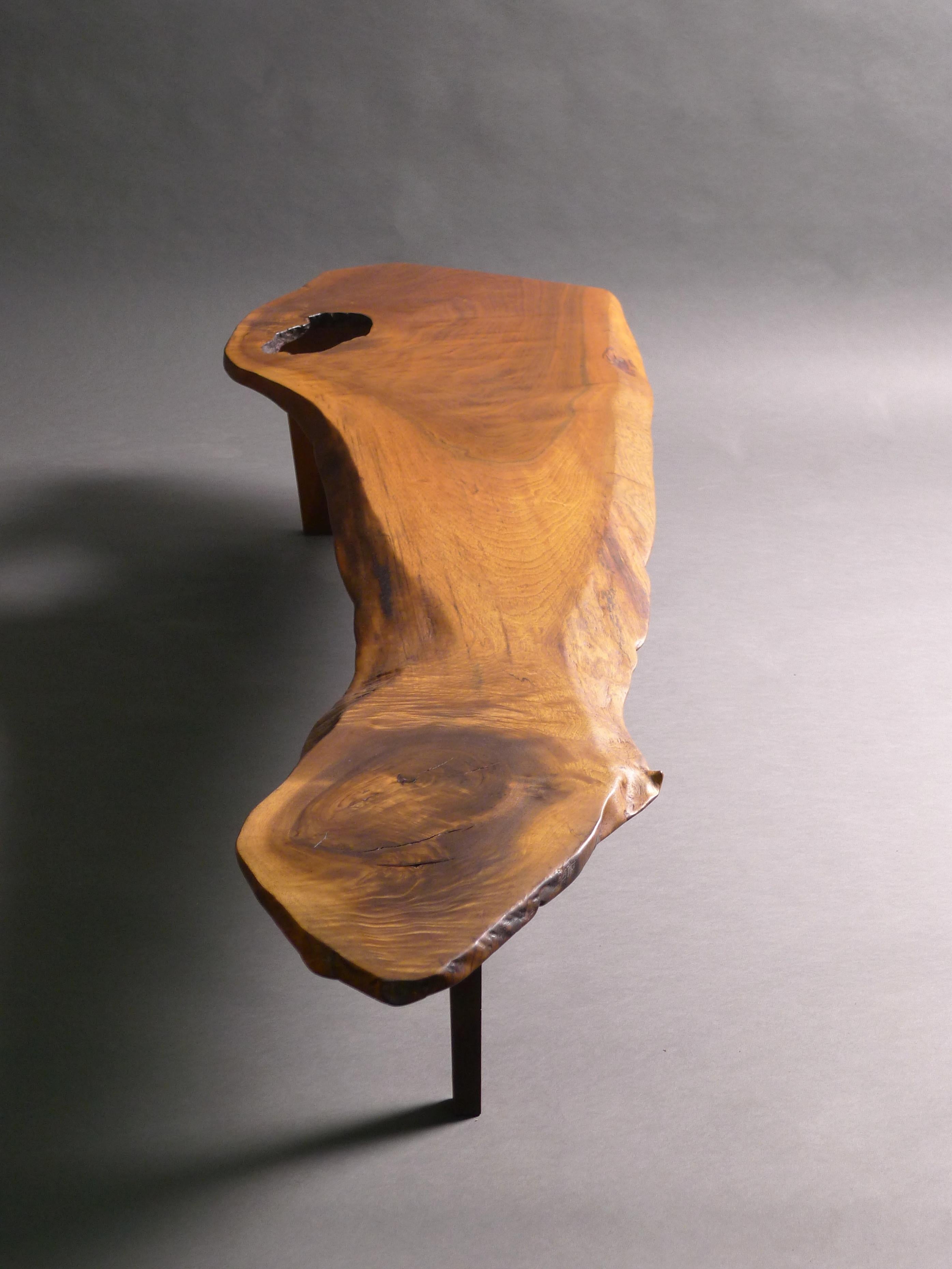 Américain George Nakashima, Table basse Slab I, noyer noir américain, 1968 en vente