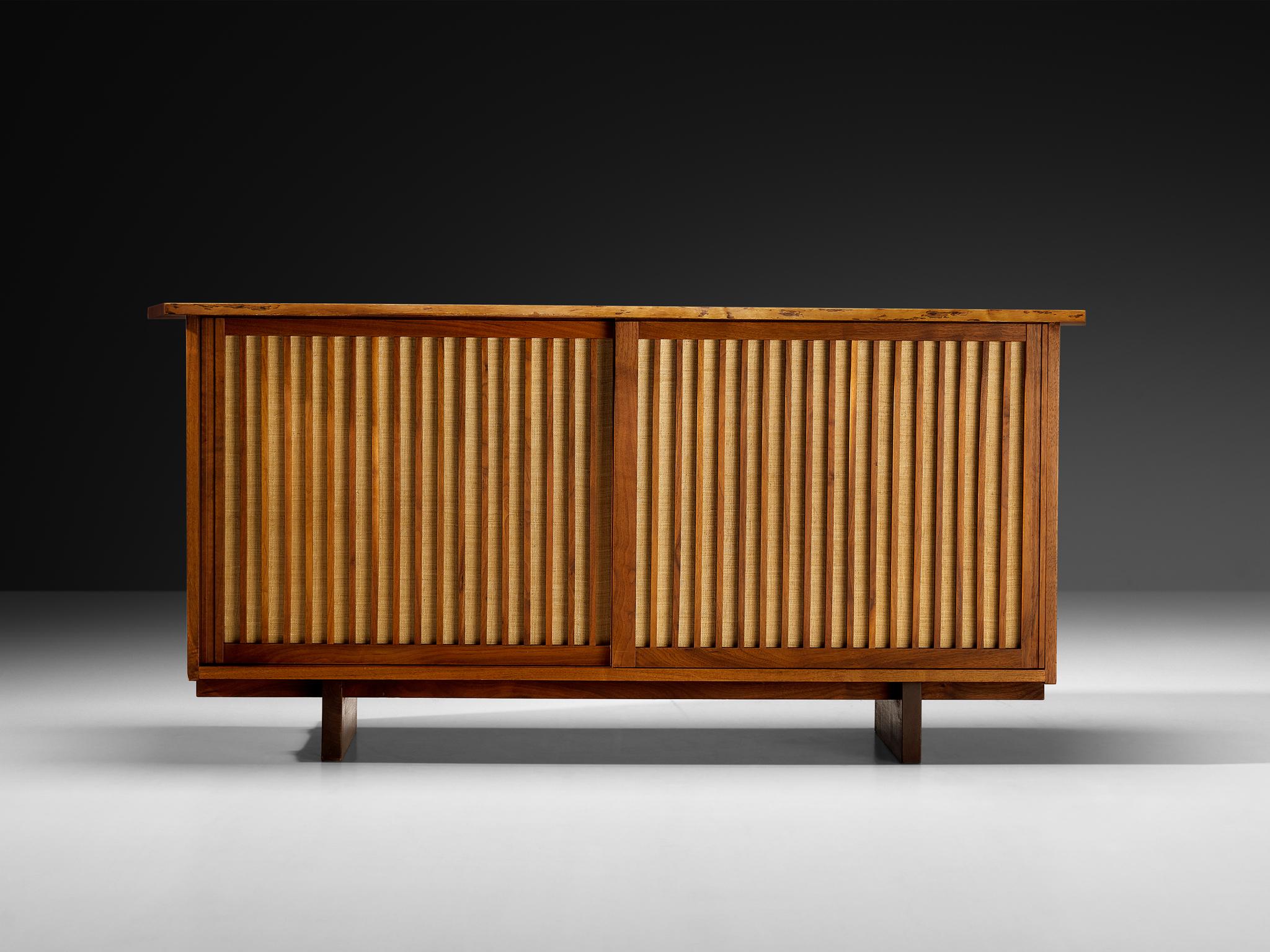 George Nakashima Sliding-Door Cabinet in Walnut and Pandanus Cloth In Good Condition For Sale In Waalwijk, NL