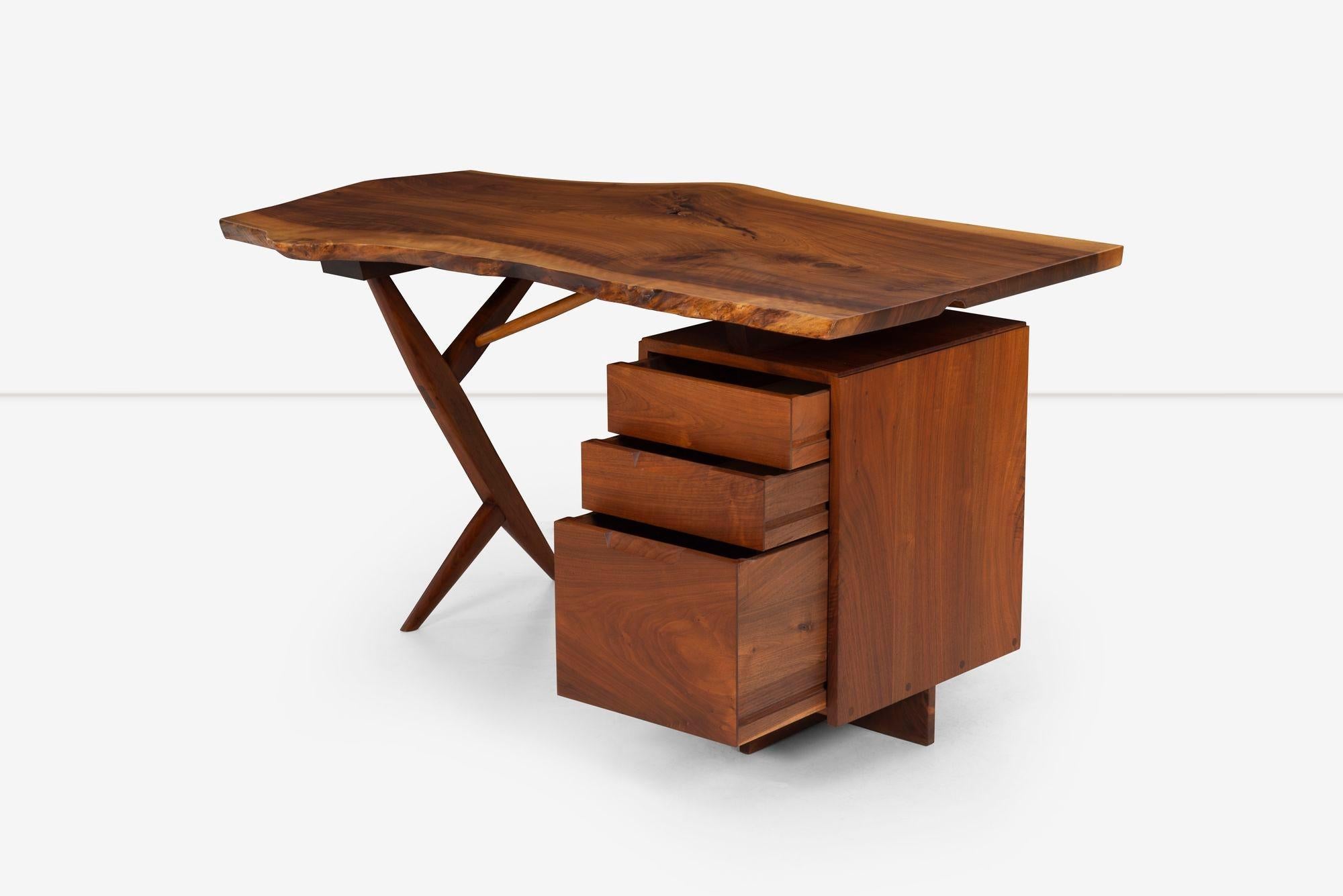 George Nakashima Special Conoid Desk with Two Free Edges In Good Condition In Chicago, IL