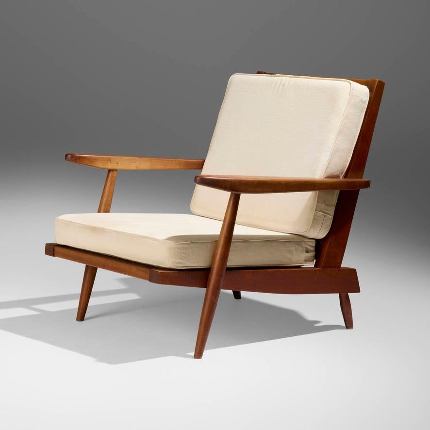 Américain Chaise longue 'Cushion' à dossier fuseau George Nakashima en cerisier noir américain en vente