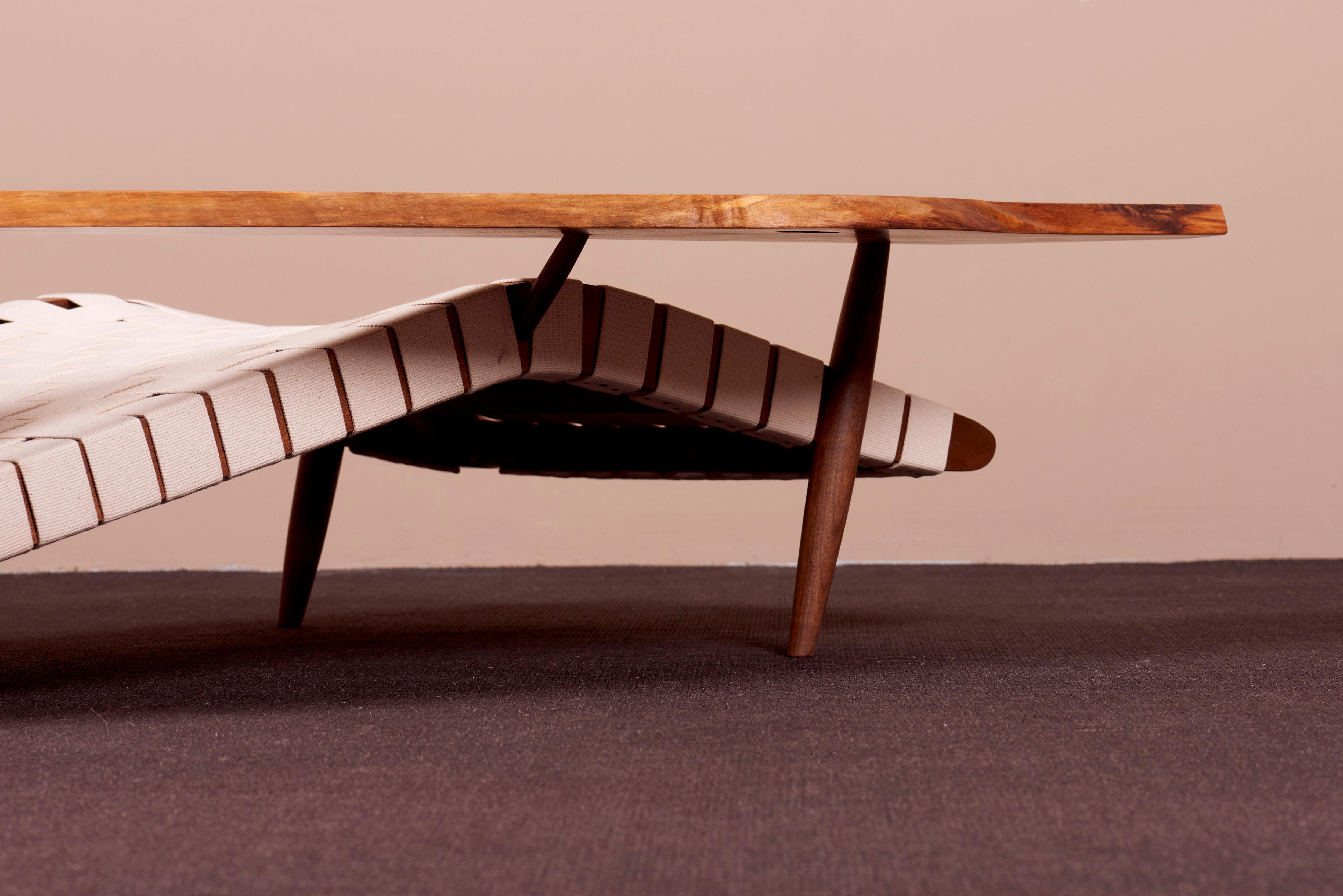 Mira Nakashima Chaiselongue oder Langer Stuhl nach einem Entwurf von George Nakashima  (Holz) im Angebot