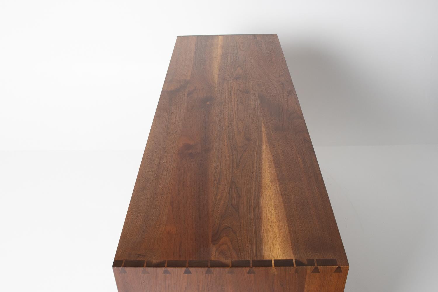 20th Century George Nakashima Studio Craft 8 Drawer Dresser For Sale