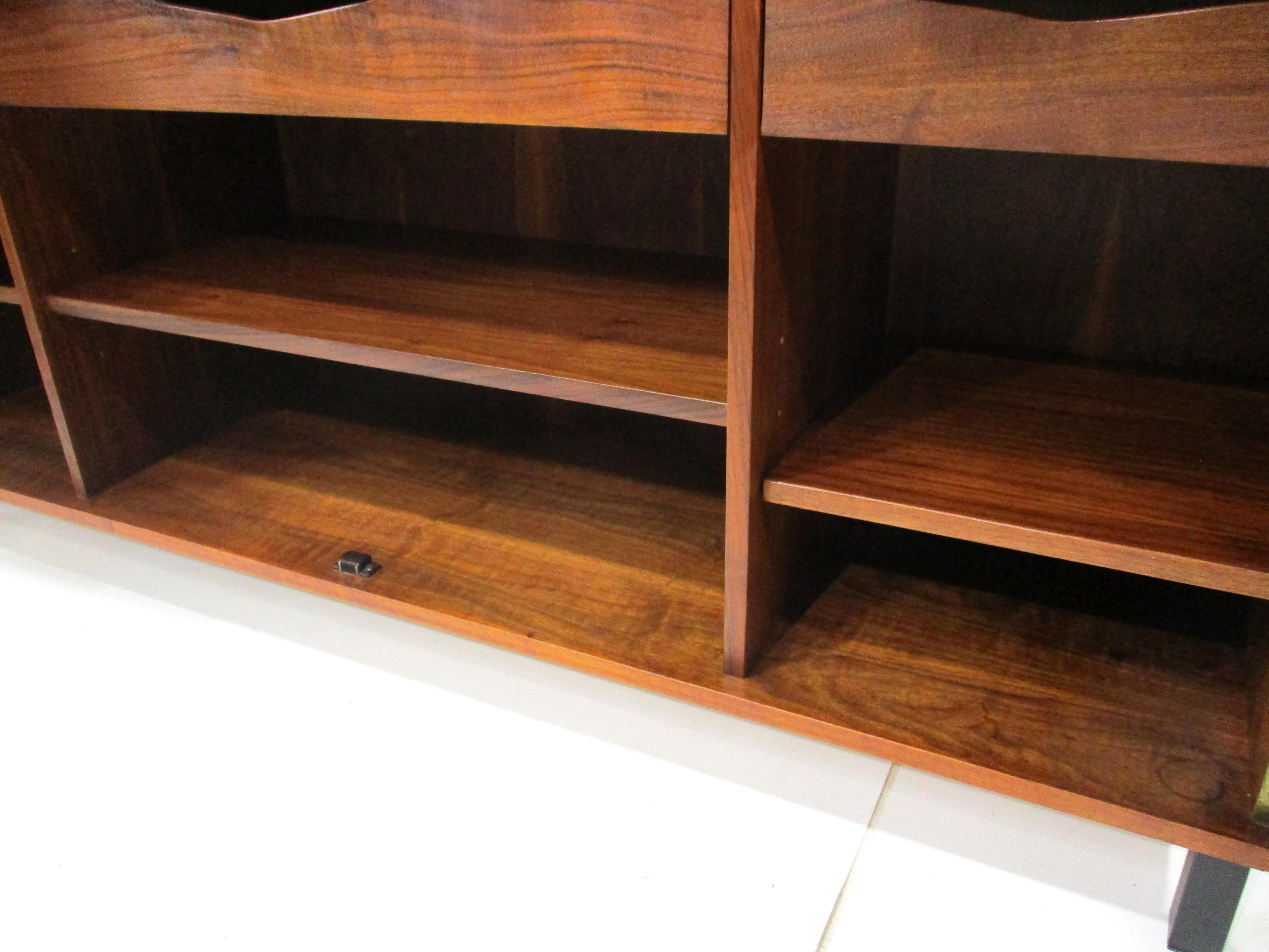 Credenza / Sever de nogal negro estilo George Nakashima en venta 5