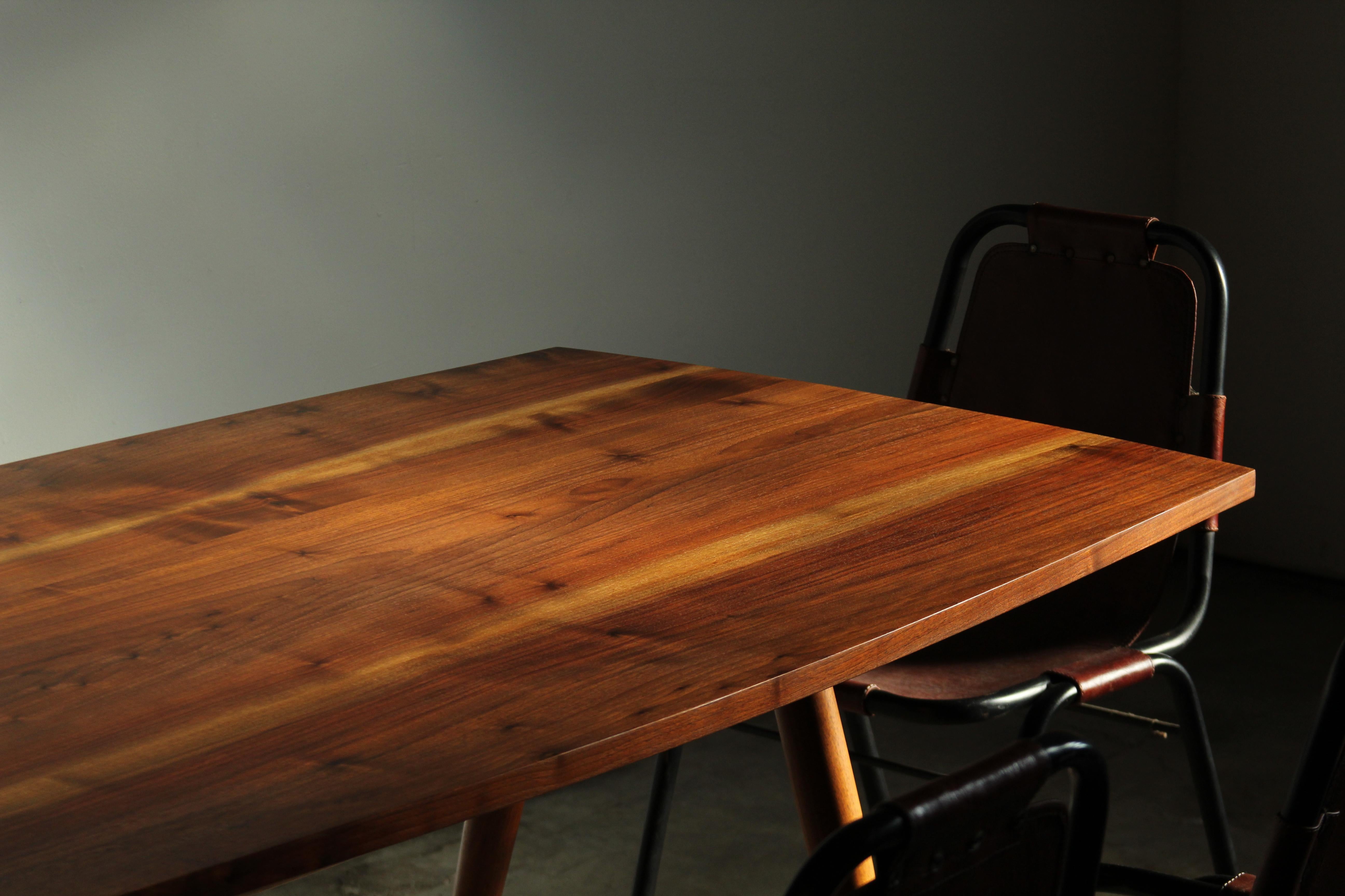 George Nakashima “Turned Leg” Walnut Sap Grain Dining Table, 1957 For Sale 5