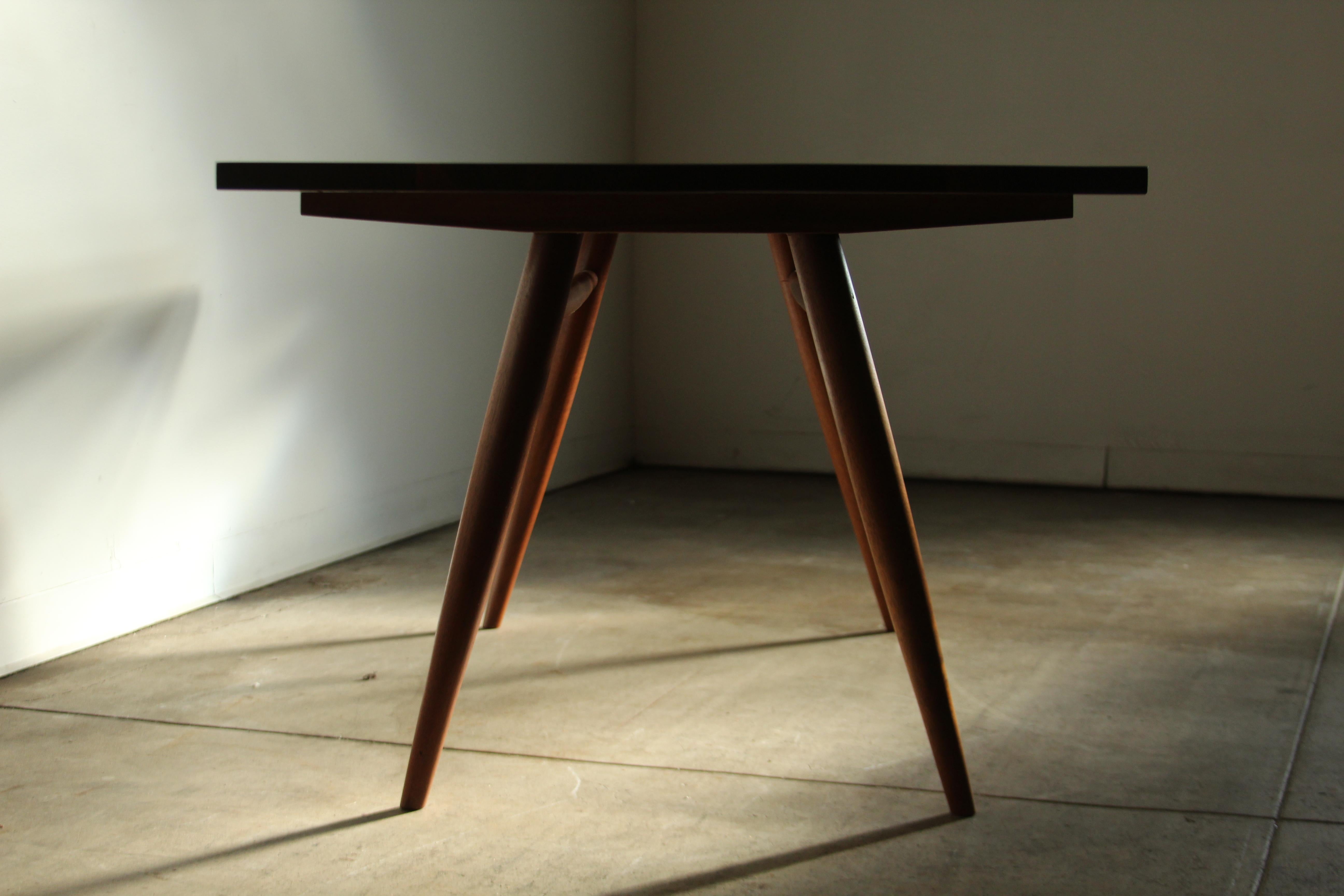 George Nakashima “Turned Leg” Walnut Sap Grain Dining Table, 1957 For Sale 6