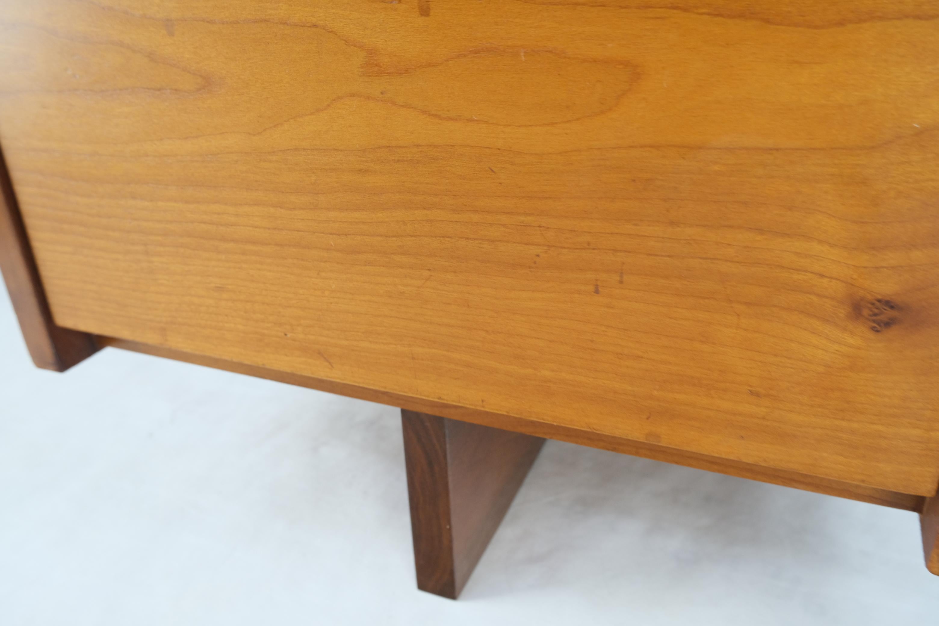 George Nakashima Turned Wood Dowel Shape Leg Single Pedestal Small Desk Mint For Sale 3