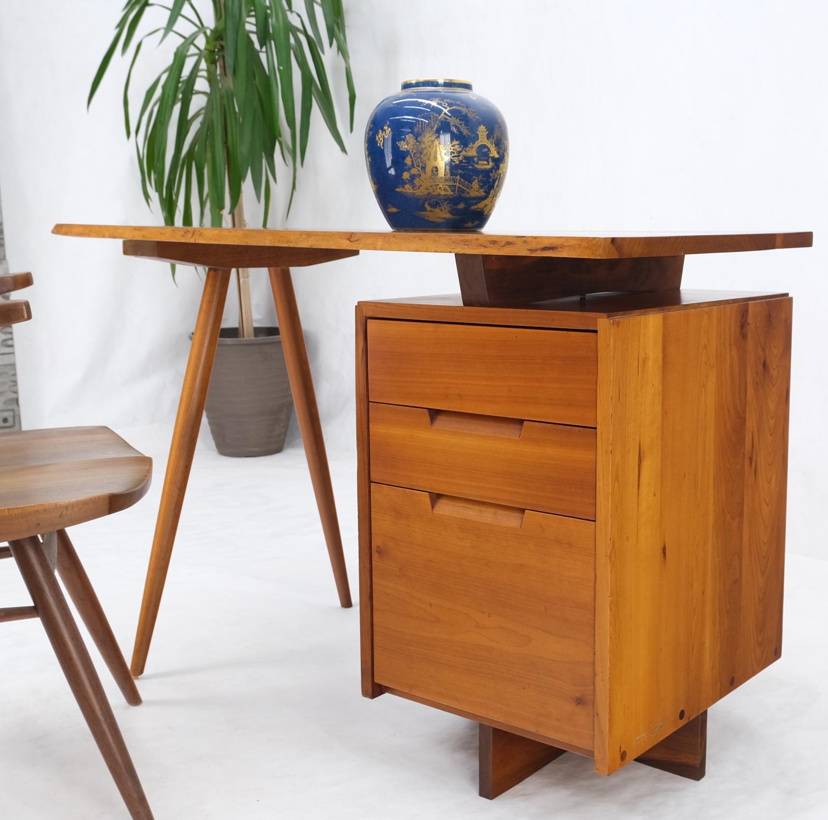 George Nakashima Turned Wood Dowel Shape Leg Single Pedestal Small Desk Mint For Sale 11