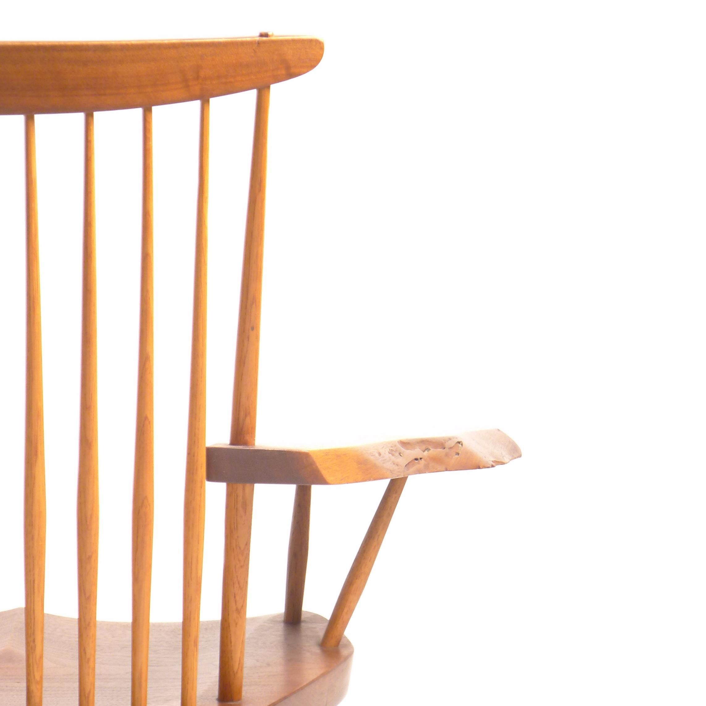 George Nakashima, Sessel mit Spindelrücken und Armlehne aus Nussbaum und Hickoryholz, 1977 im Angebot 6