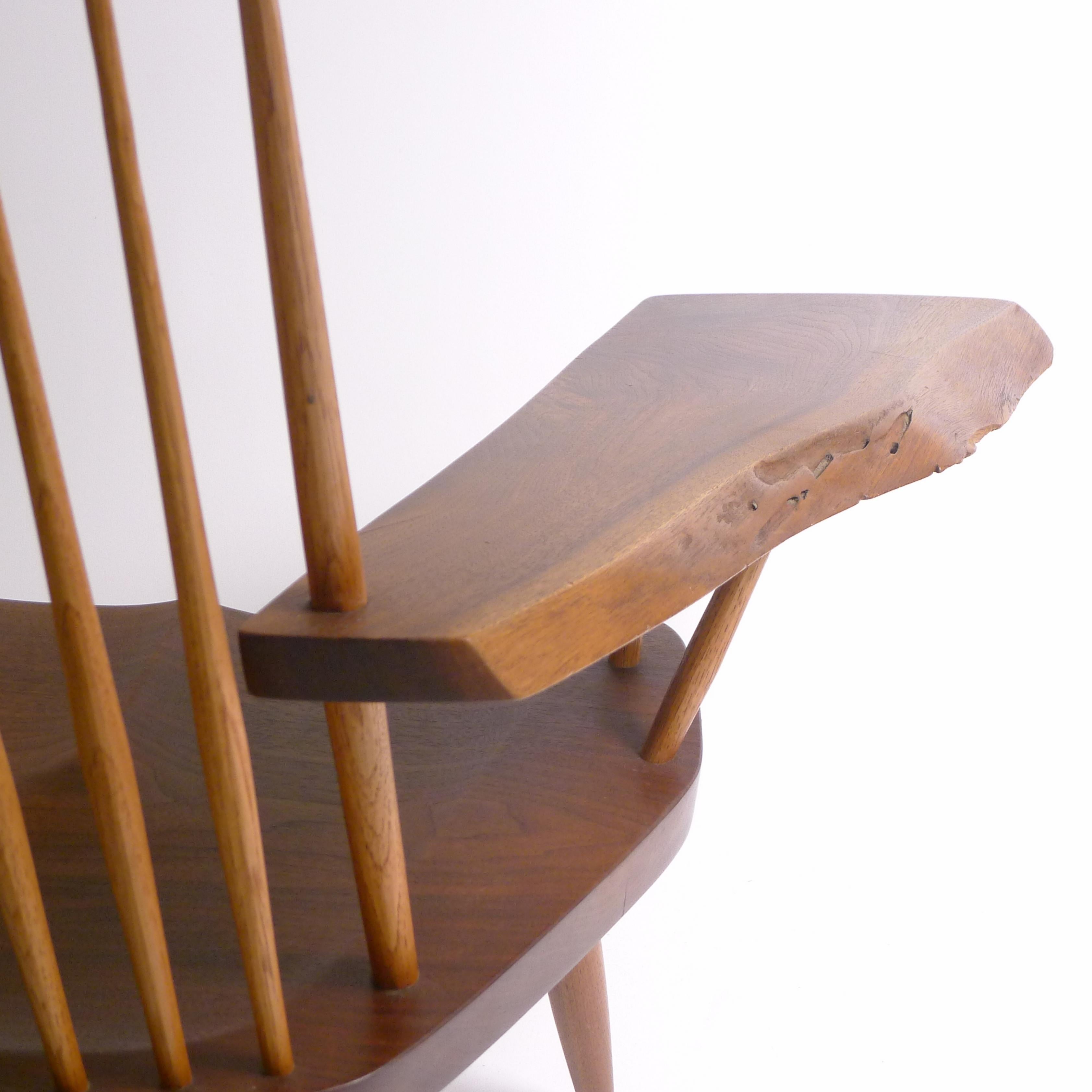 George Nakashima, Sessel mit Spindelrücken und Armlehne aus Nussbaum und Hickoryholz, 1977 im Angebot 7