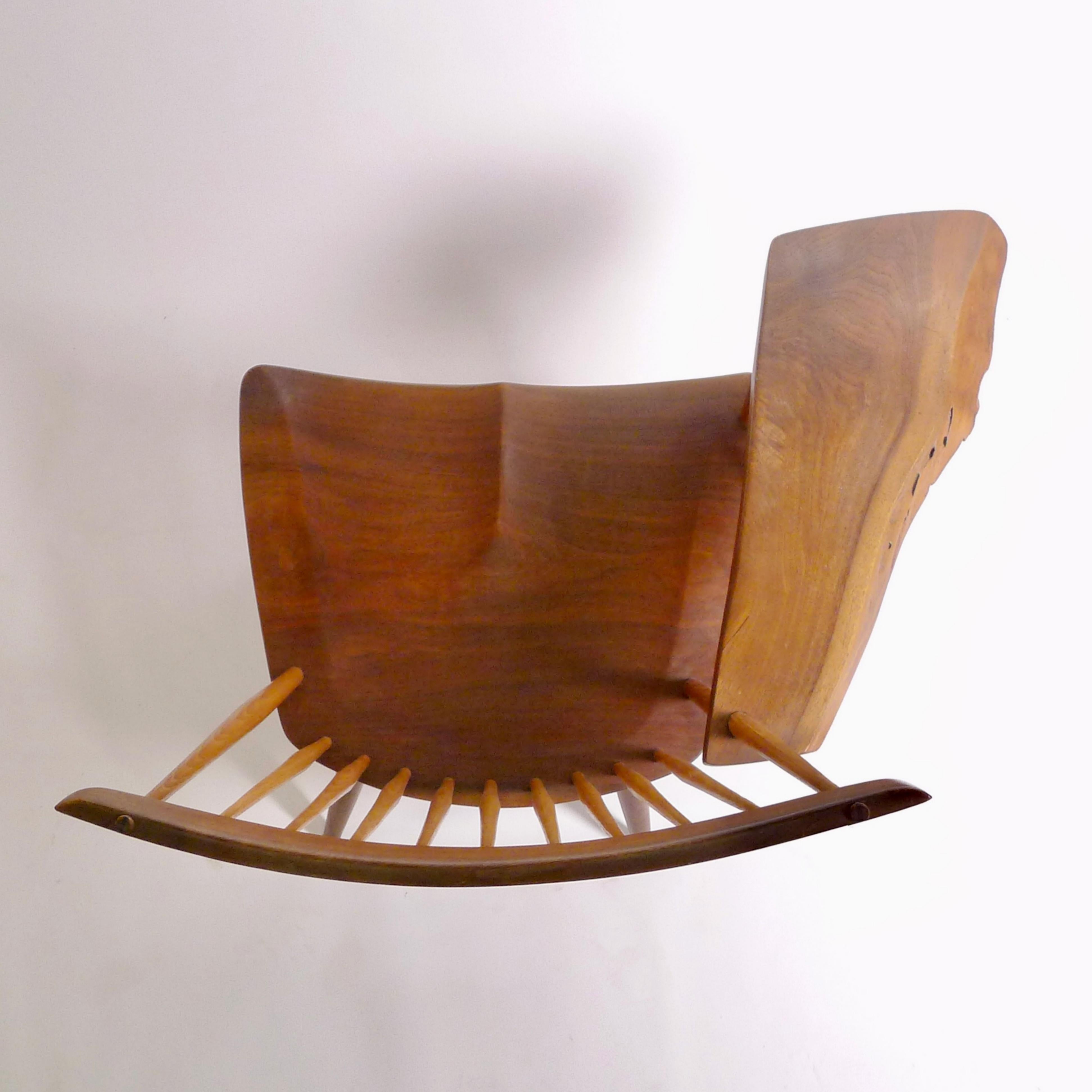 George Nakashima, Sessel mit Spindelrücken und Armlehne aus Nussbaum und Hickoryholz, 1977 im Angebot 8