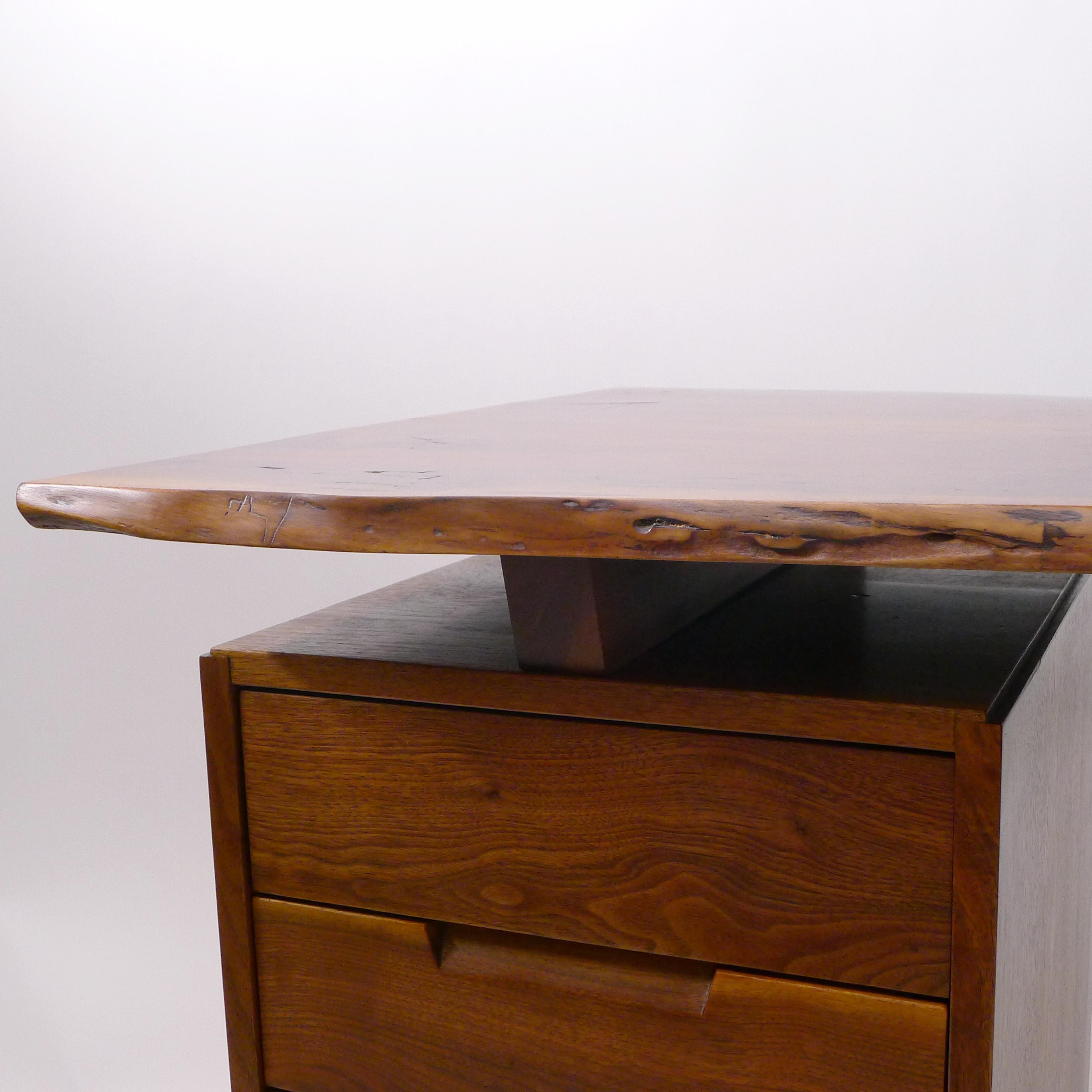 George Nakashima, Walnut Pedestal Desk with Turned Legs, 1972 For Sale 9