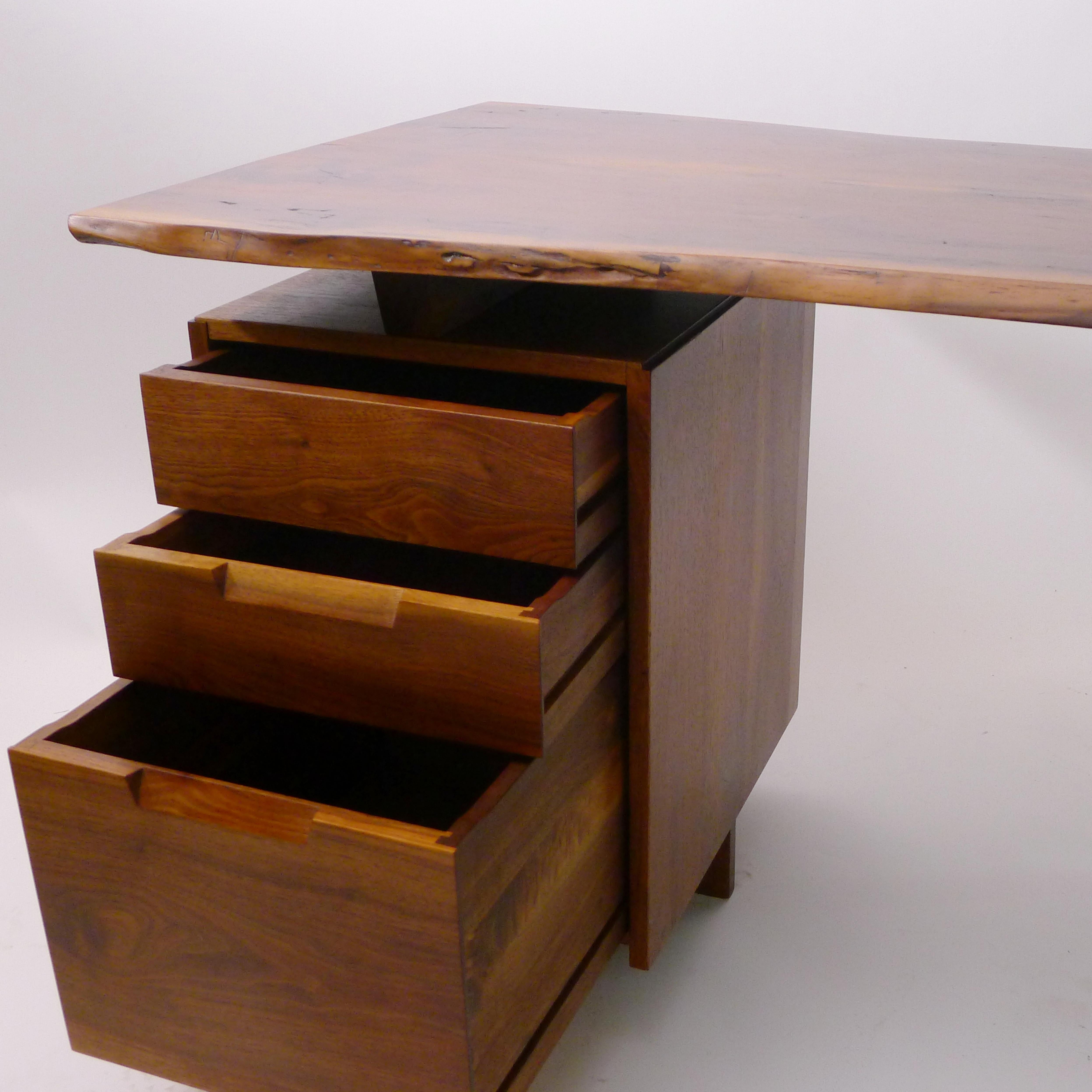 George Nakashima, Walnut Pedestal Desk with Turned Legs, 1972 For Sale 10