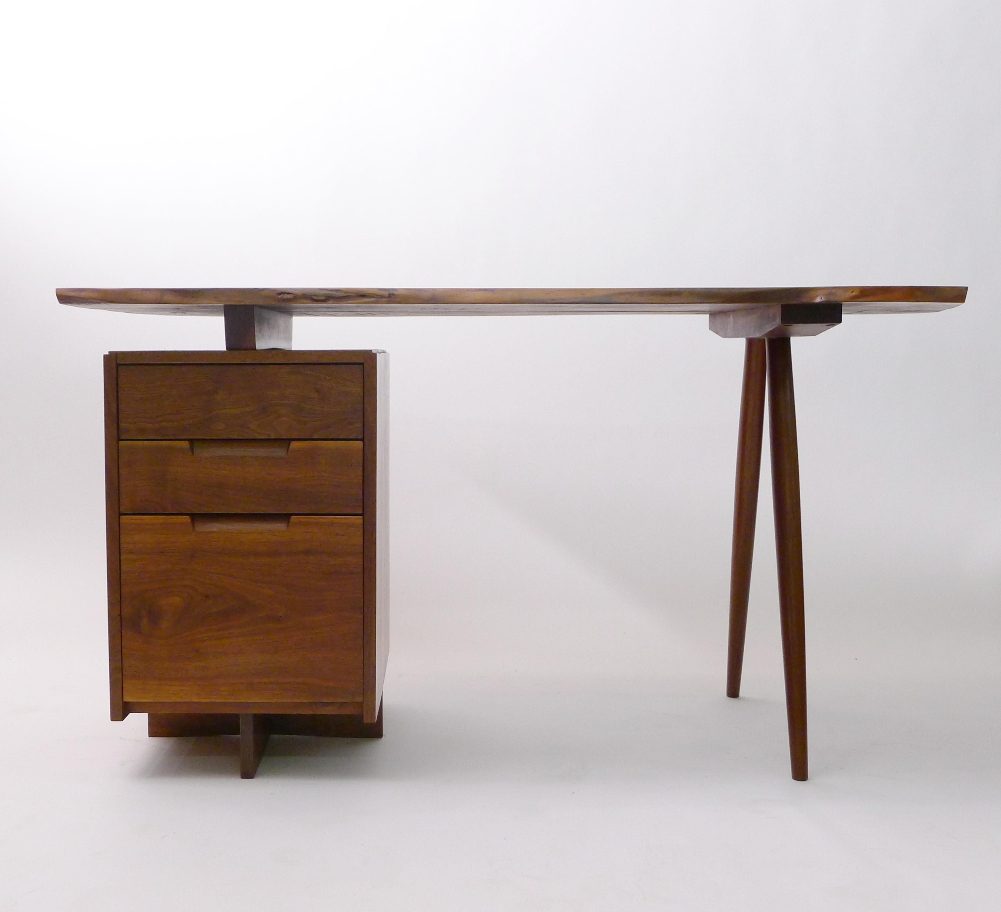 George Nakashima, Walnut Pedestal Desk with Turned Legs, 1972 For Sale 2