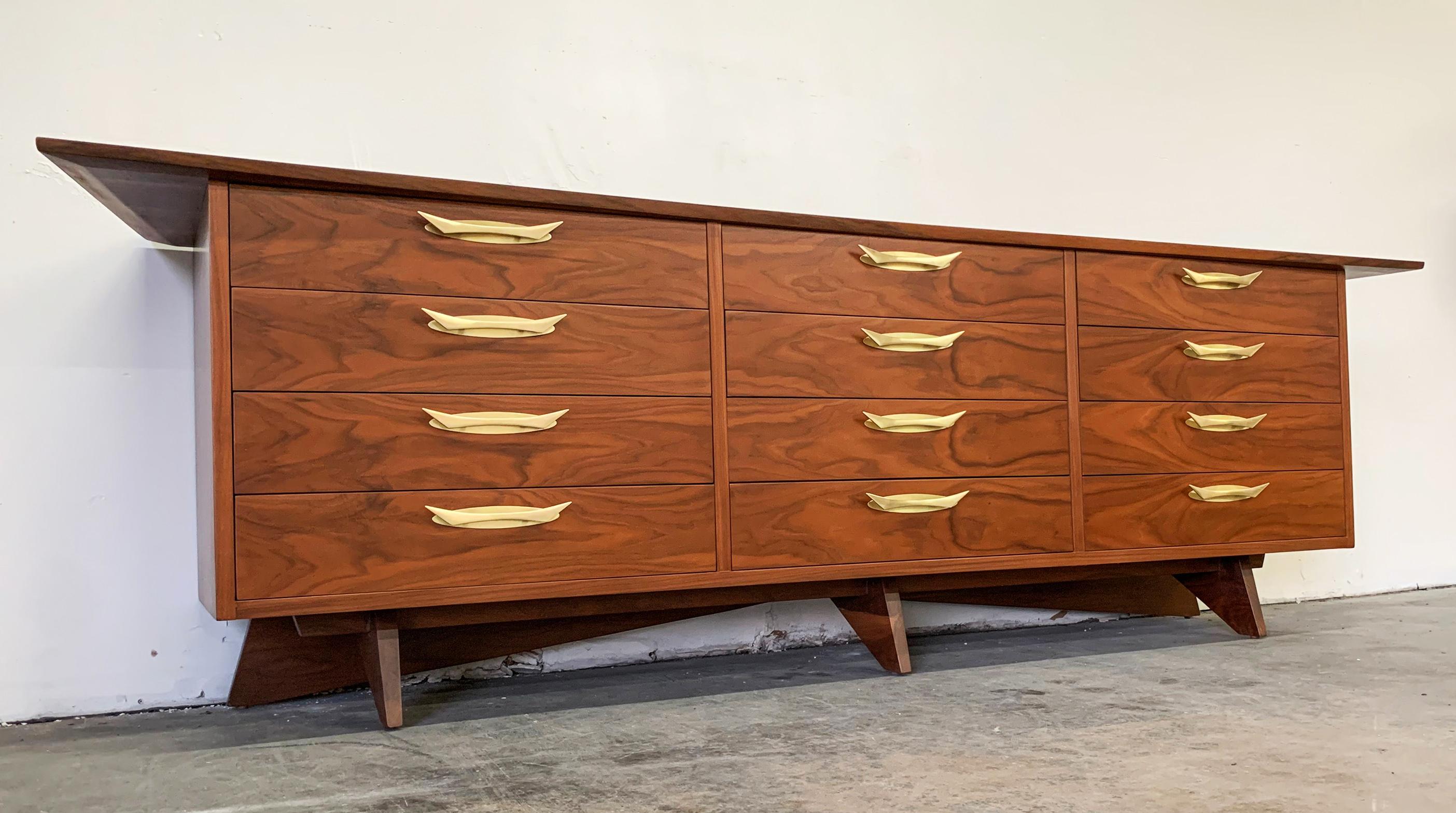 George Nakashima Walnut Sideboard Credenza, 1950s In Good Condition In Culver City, CA