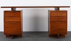 Bureau à deux pieds en noyer de George Nakashima, 1961