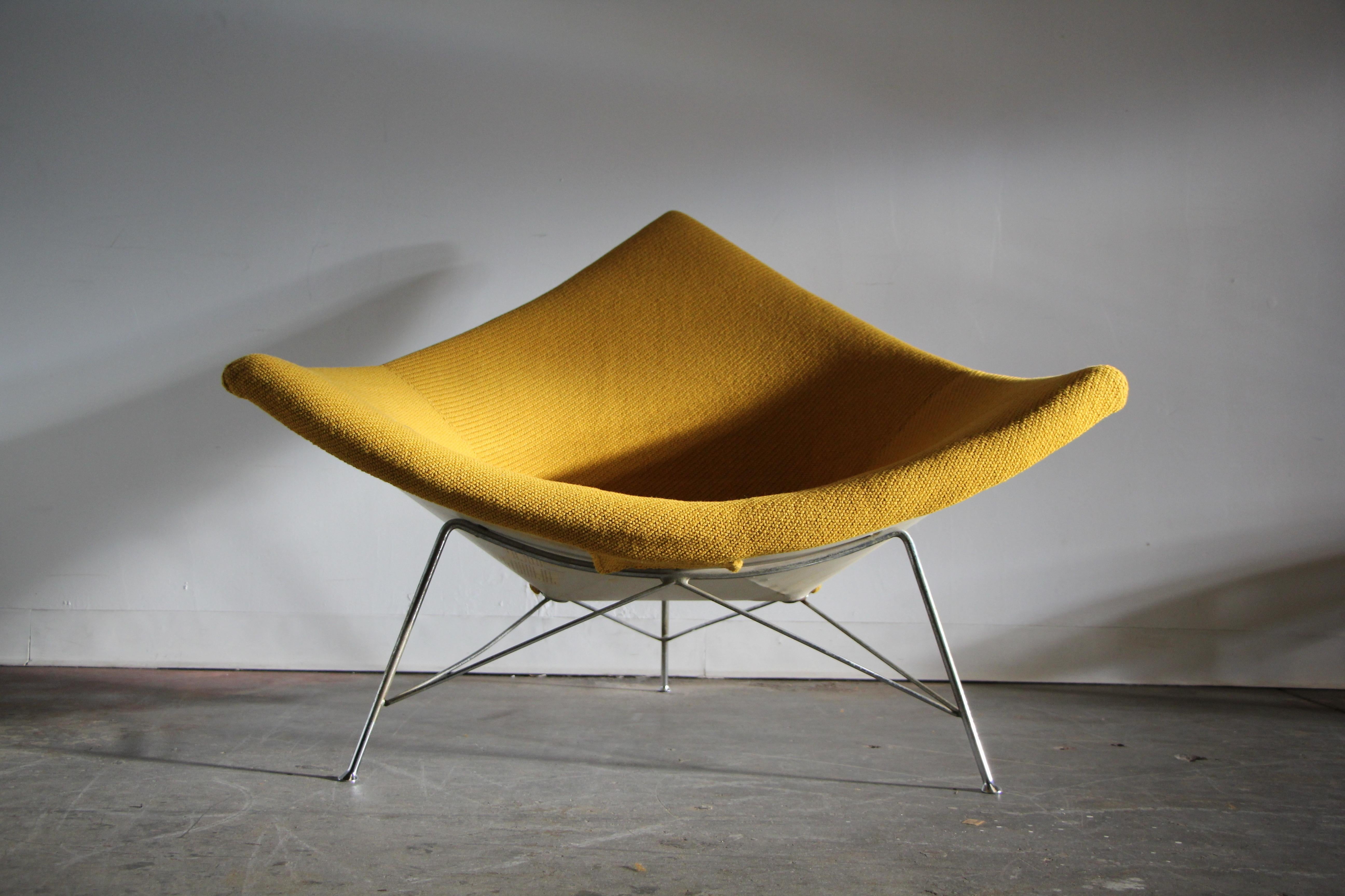 George Nelson, 1st Edition “Coconut” Chair in Mustard Wool, 1950s 2