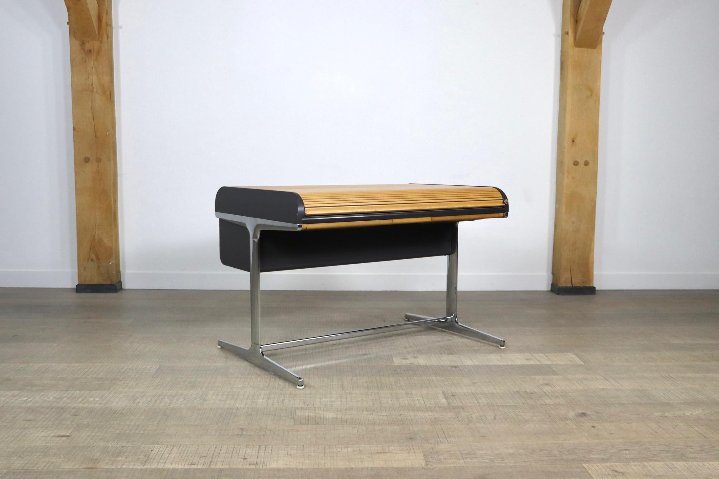 Incredible Action office (Ao1) desk designed by Georde Nelson and Robert Propst which was produced by Herman Miller from 1964 to 1968. 
Action Office was the world’s first open-plan office system and resulted from more than three years of research