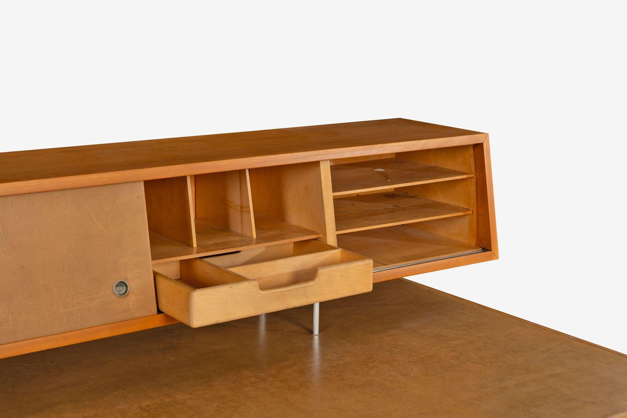 George Nelson & Associates for Herman Miller Home Office Desk, 1946 Cuero en venta