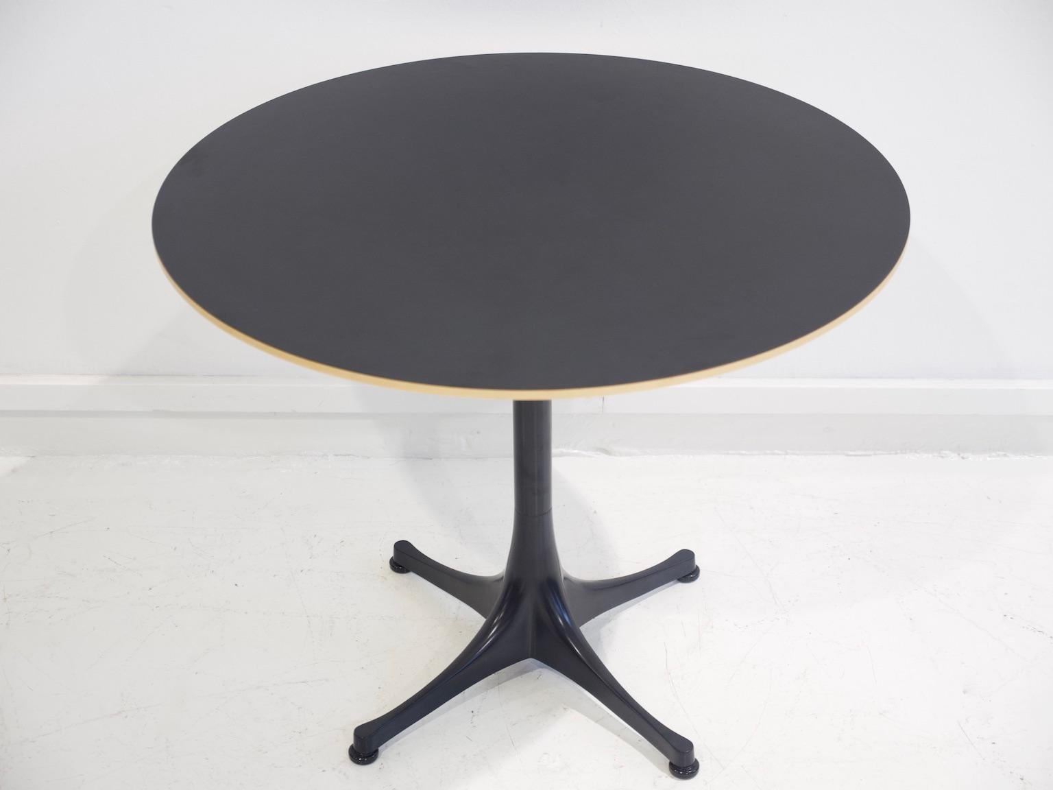 Suisse George Nelson Black Pedestal Table by Vitra en vente