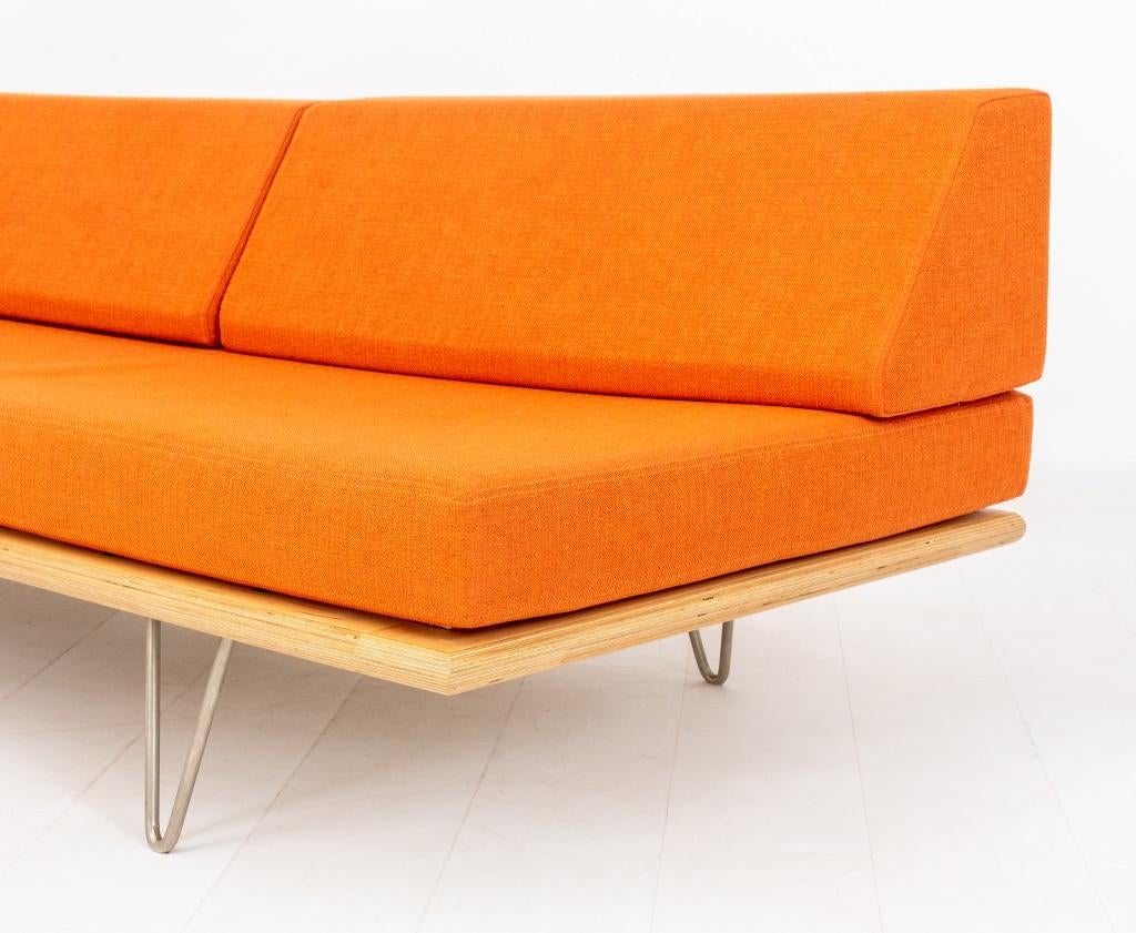 George Nelson & Associates Mid-Century Modern V-leg daybed or sofa, upholstery on birch wood with chrome plated steel legs, the original from the 1950s. 28