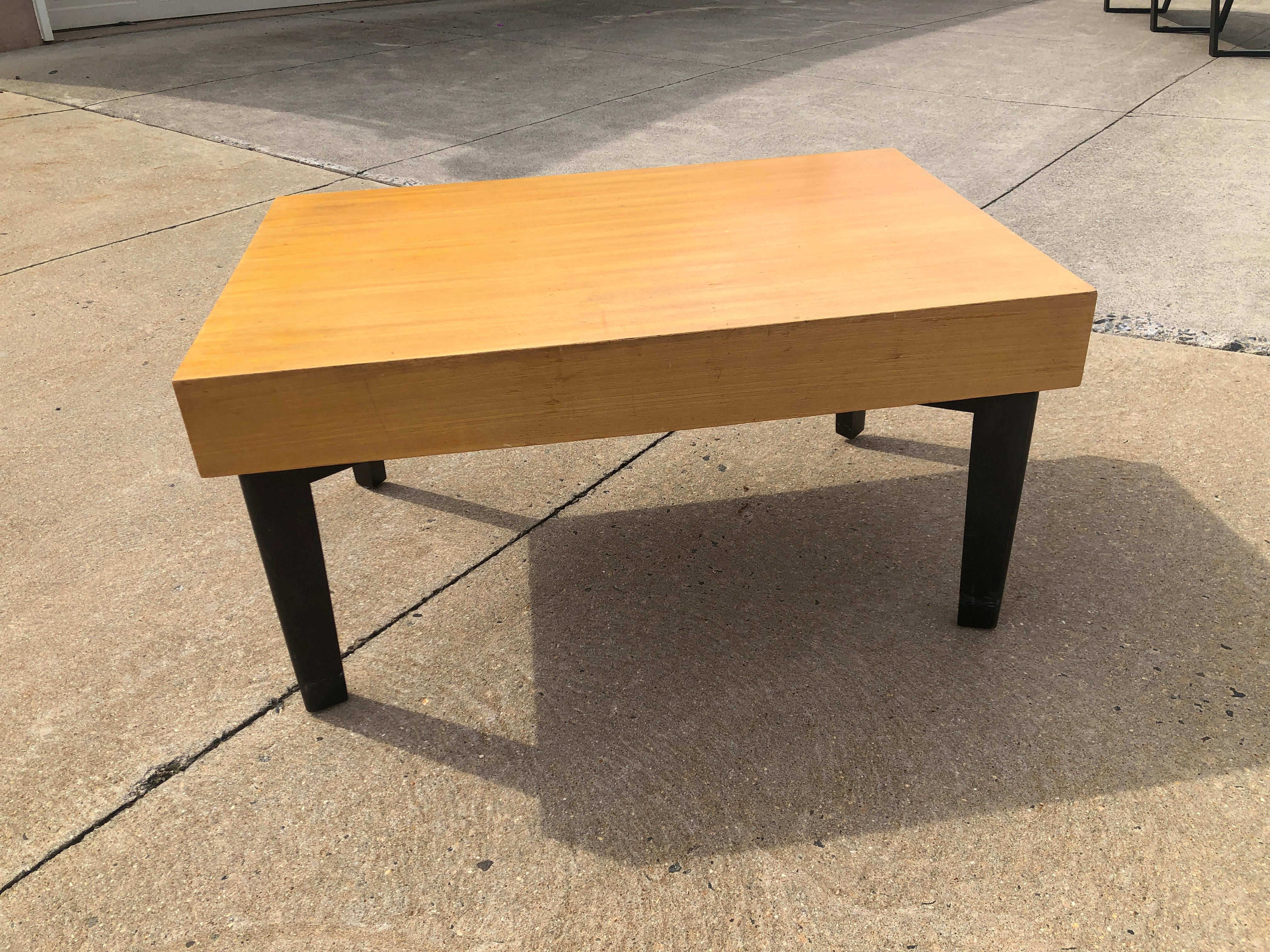 George Nelson coffee table for Herman Miller, Model 4652. Extends to six feet by pulling out the concealed racks in each end. 18