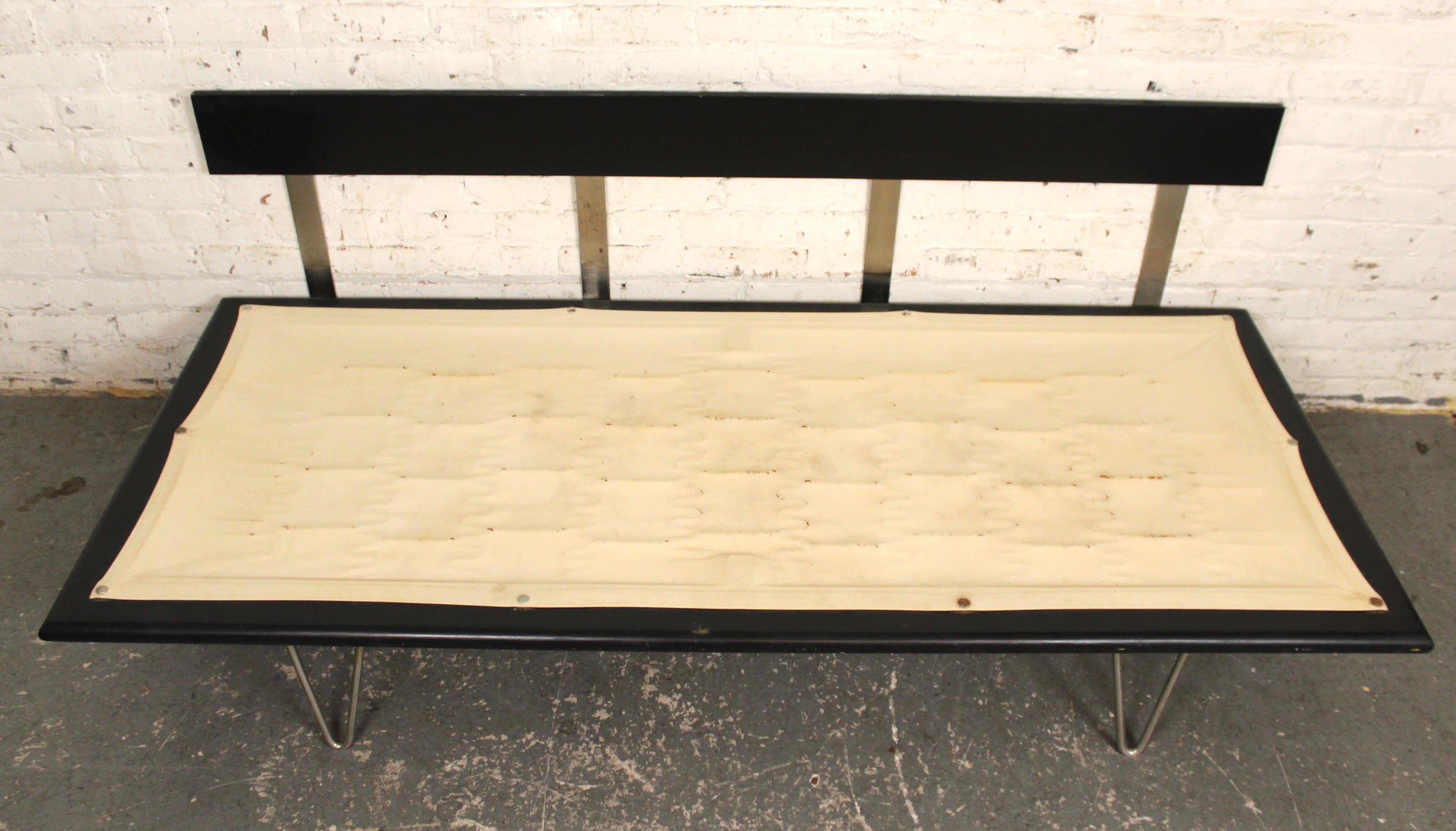 Cama de día diseñada por George Nelson siglo XX en venta