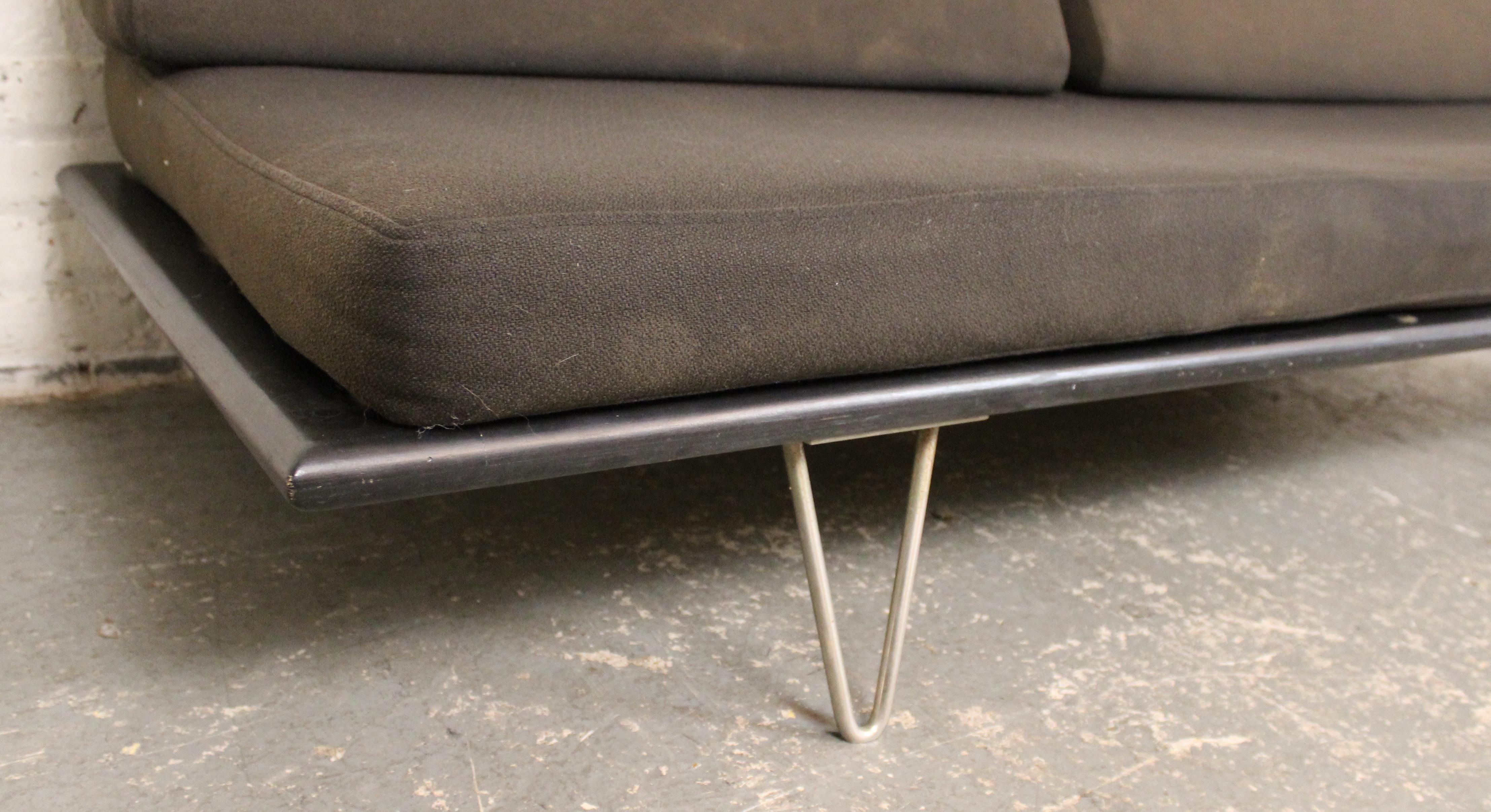 Cama de día diseñada por George Nelson en venta 1