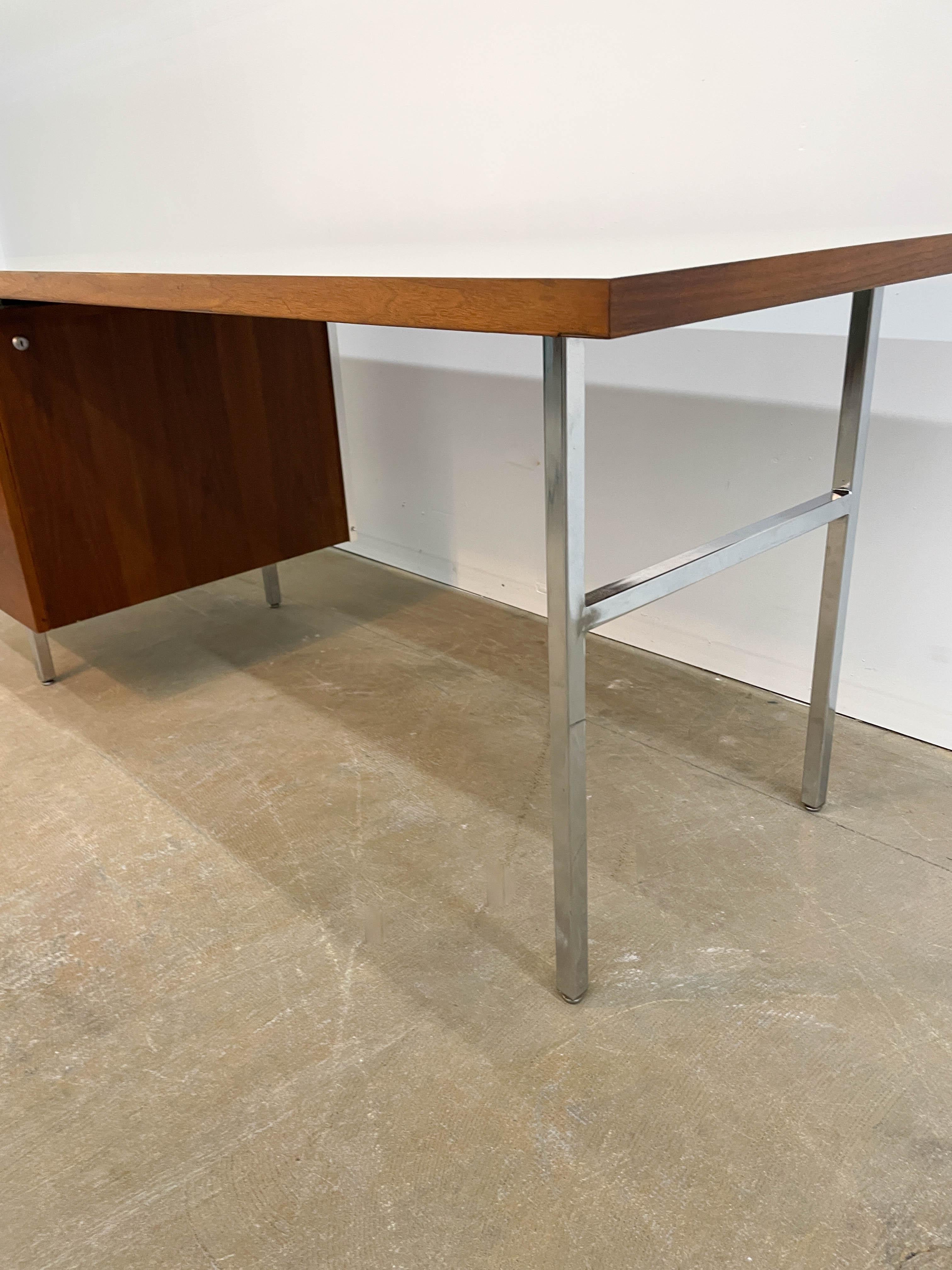 George Nelson Eog Desk with Off-White Top 2