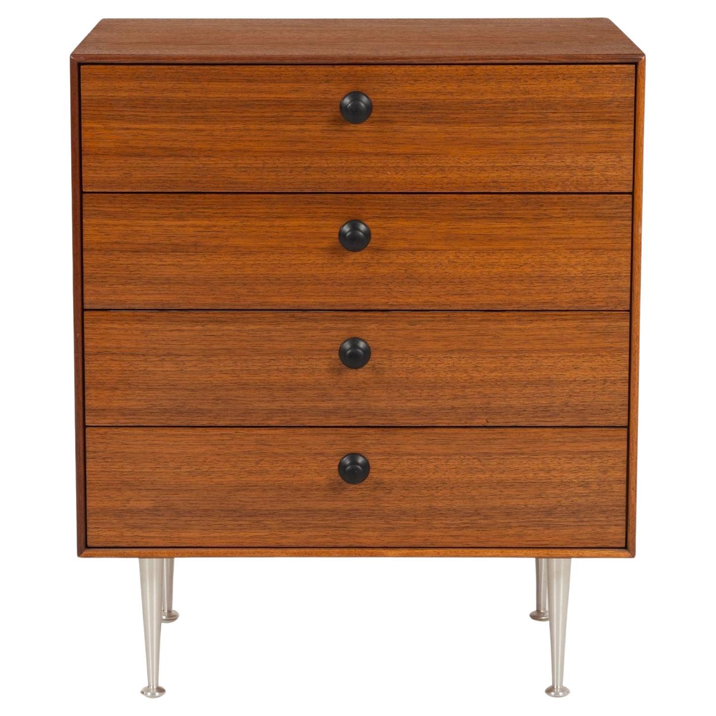 George Nelson for Herman Miller 4-Drawer Thin Edge Cabinet with Rare Pulls (Armoire à 4 tiroirs à bord fin et à poignées rares)