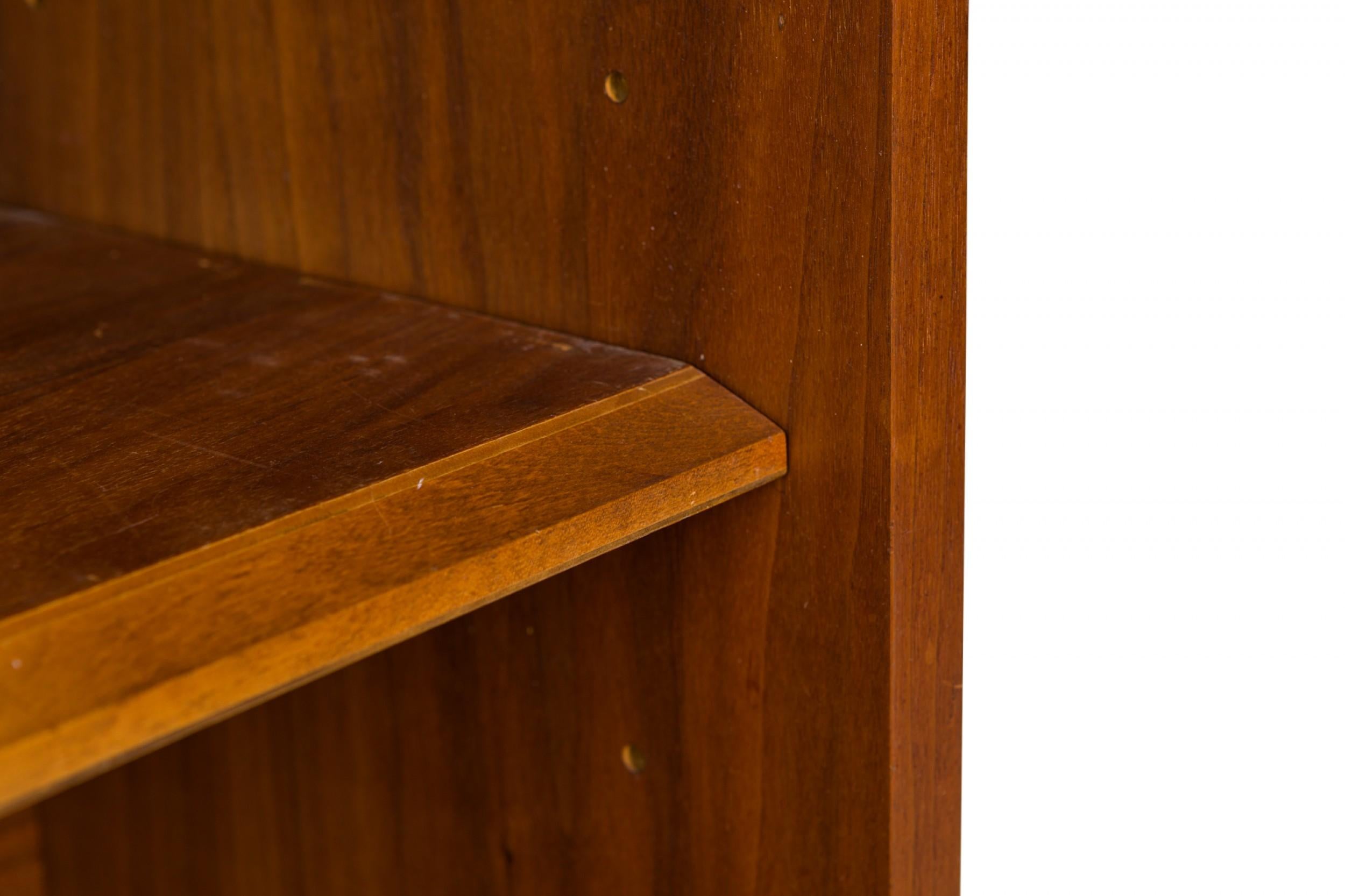 George Nelson for Herman Miller BCS Basic Two Shelf Walnut Veneer Bookshelf In Good Condition For Sale In Queens, NY
