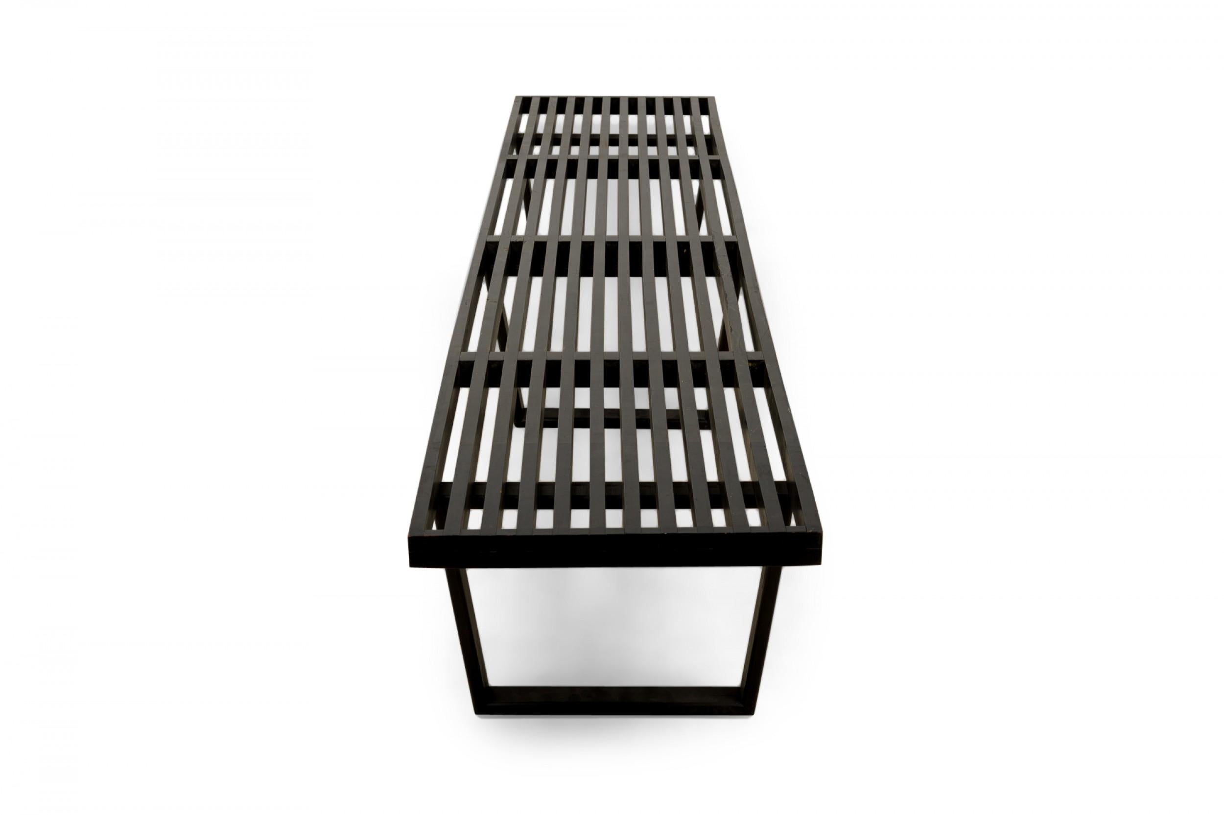 XX secolo George Nelson per Herman Miller Panca a doghe con piattaforma in legno con finitura nera in vendita