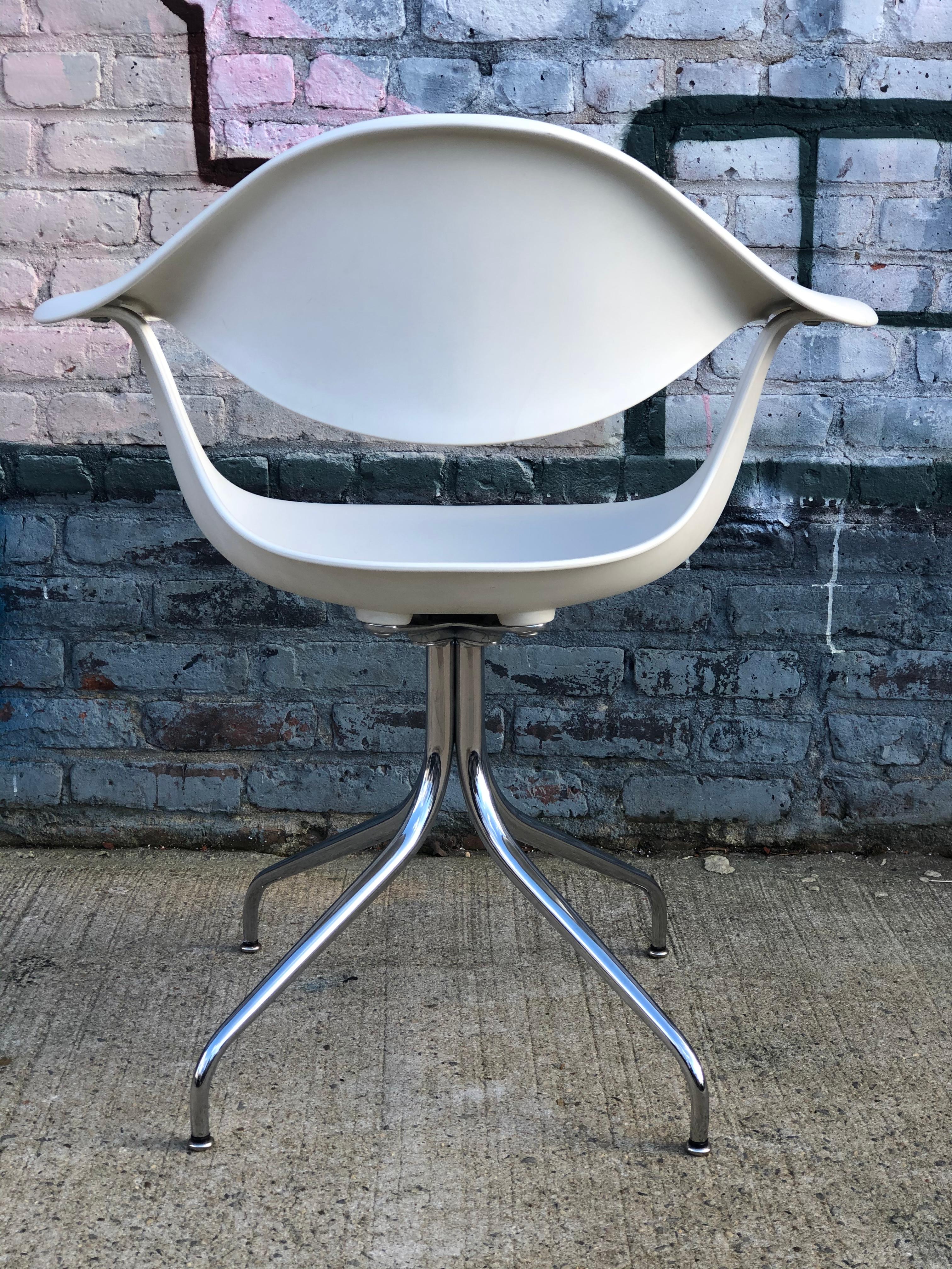 George Nelson for Herman Miller Chair and Swag Leg Desk In Good Condition In Brooklyn, NY