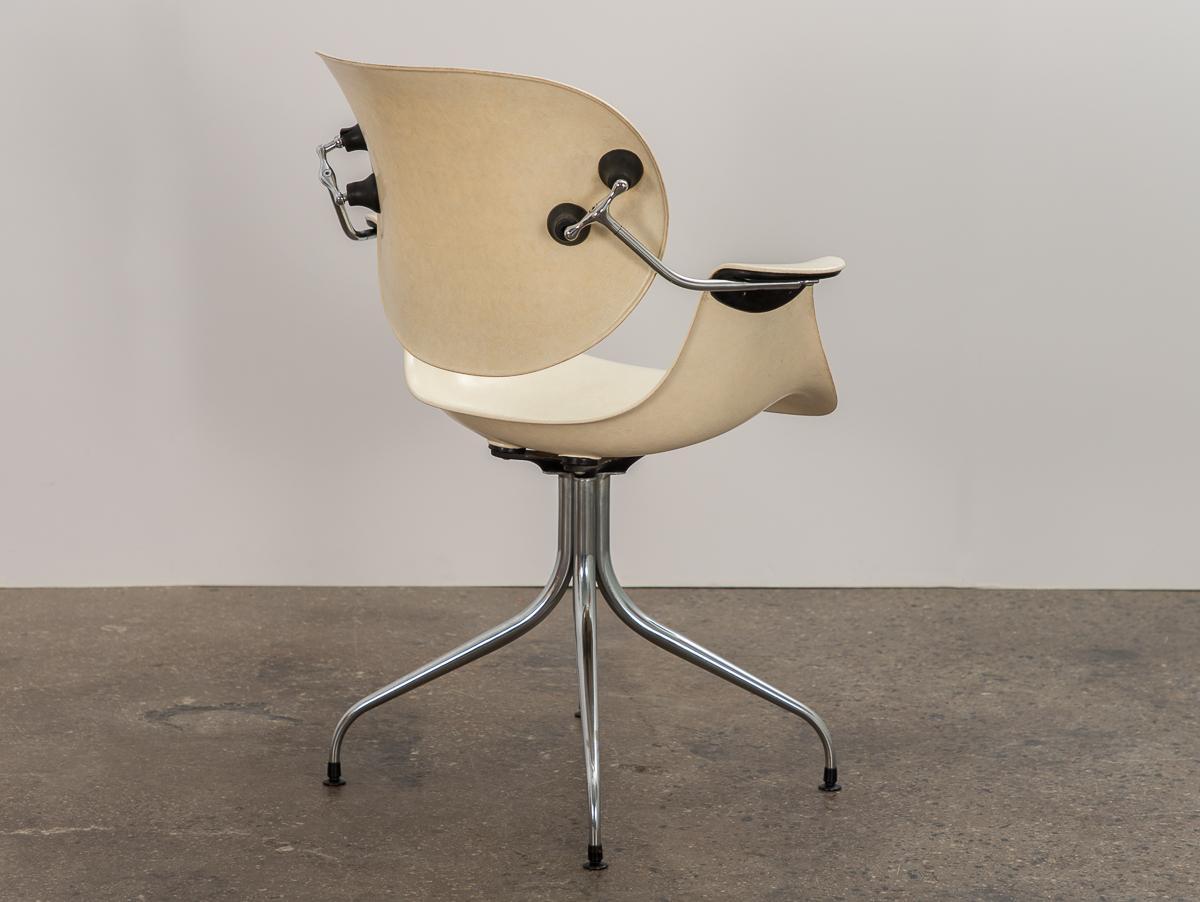 George Nelson for Herman Miller DAA Swag Leg Chair In Good Condition In Brooklyn, NY