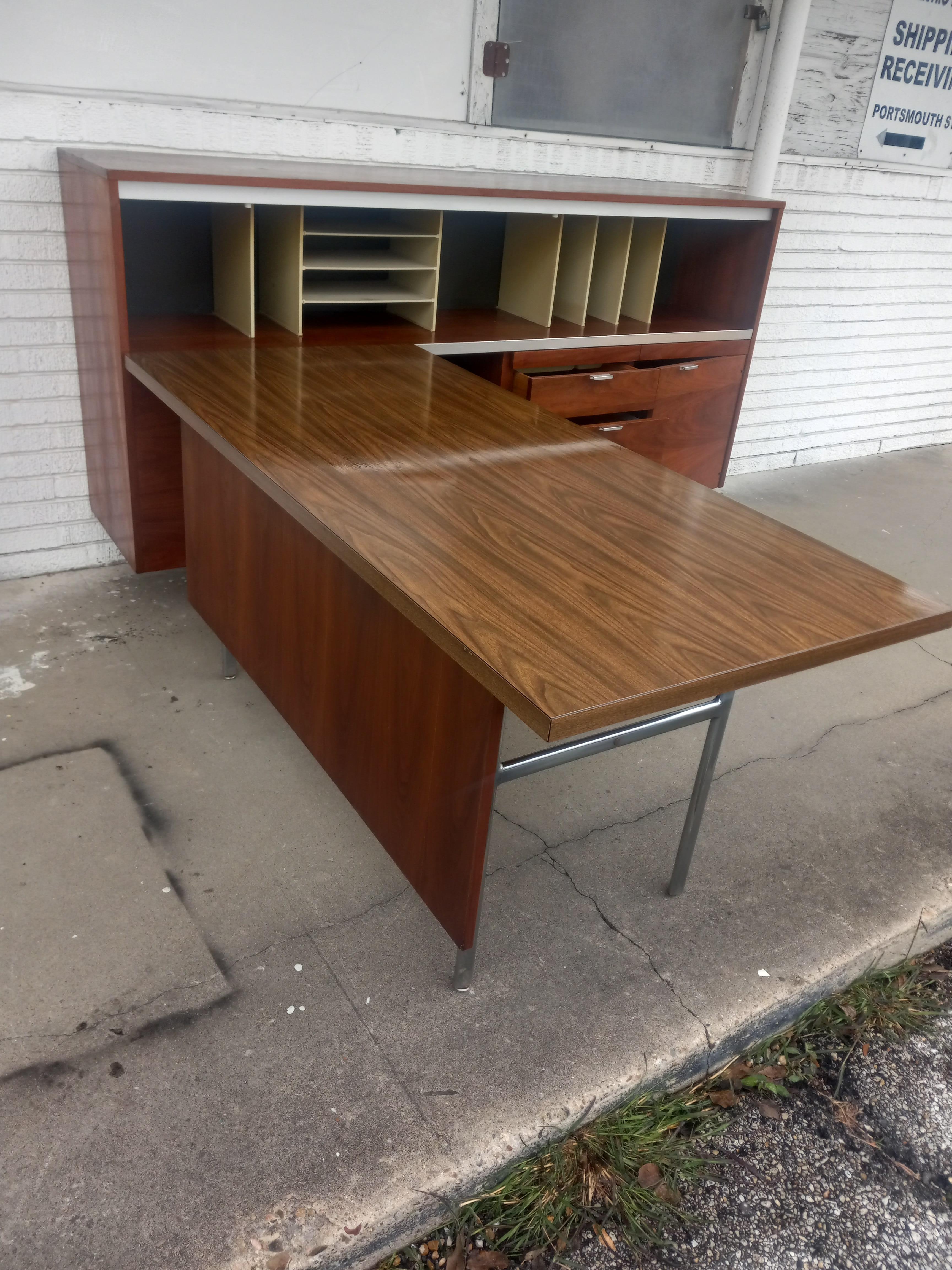 American George Nelson For Herman Miller Desk And Credenza For Sale