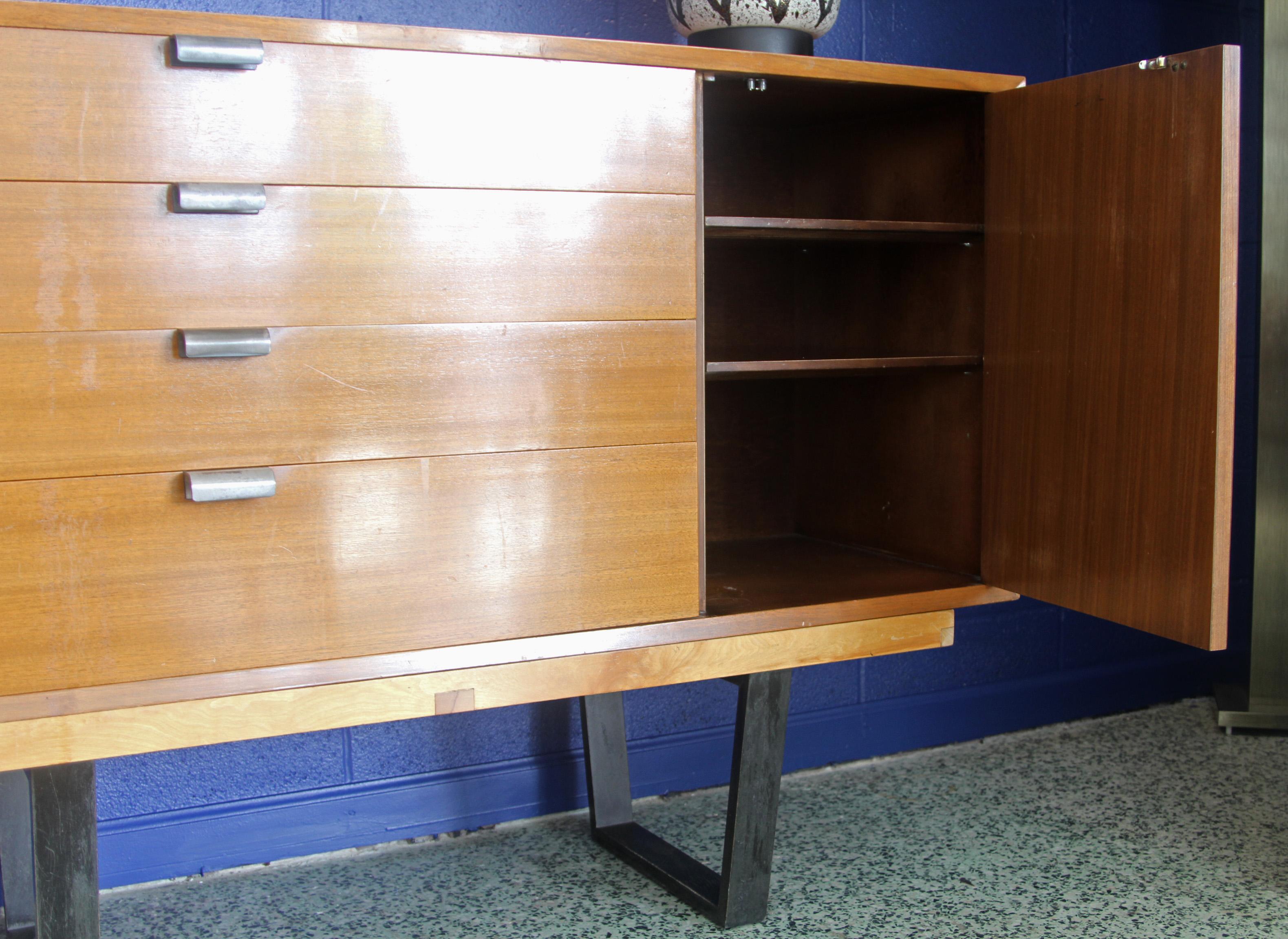 George Nelson for Herman Miller Dresser with Bench For Sale 4